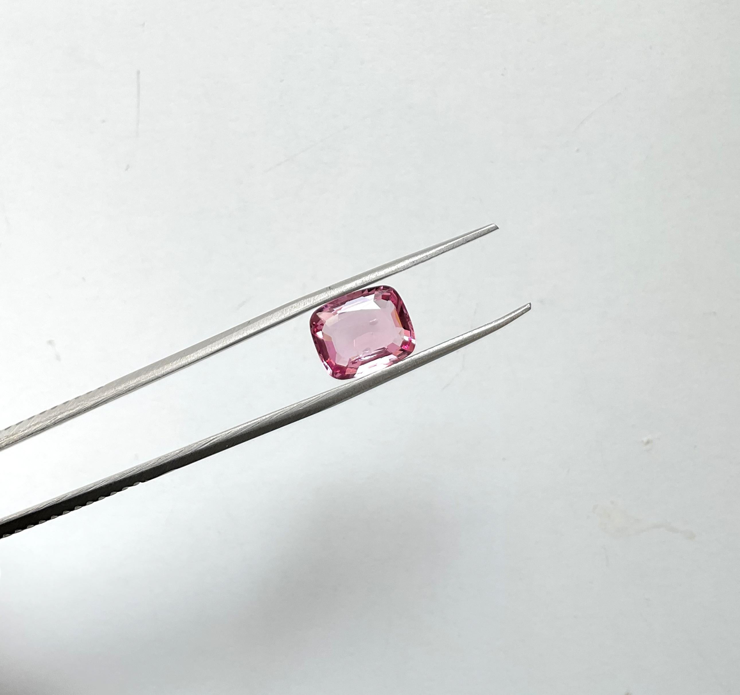 3.24 Carat spinel cushion cut stone for jewelry natural gemstone top quality In New Condition For Sale In Jaipur, RJ