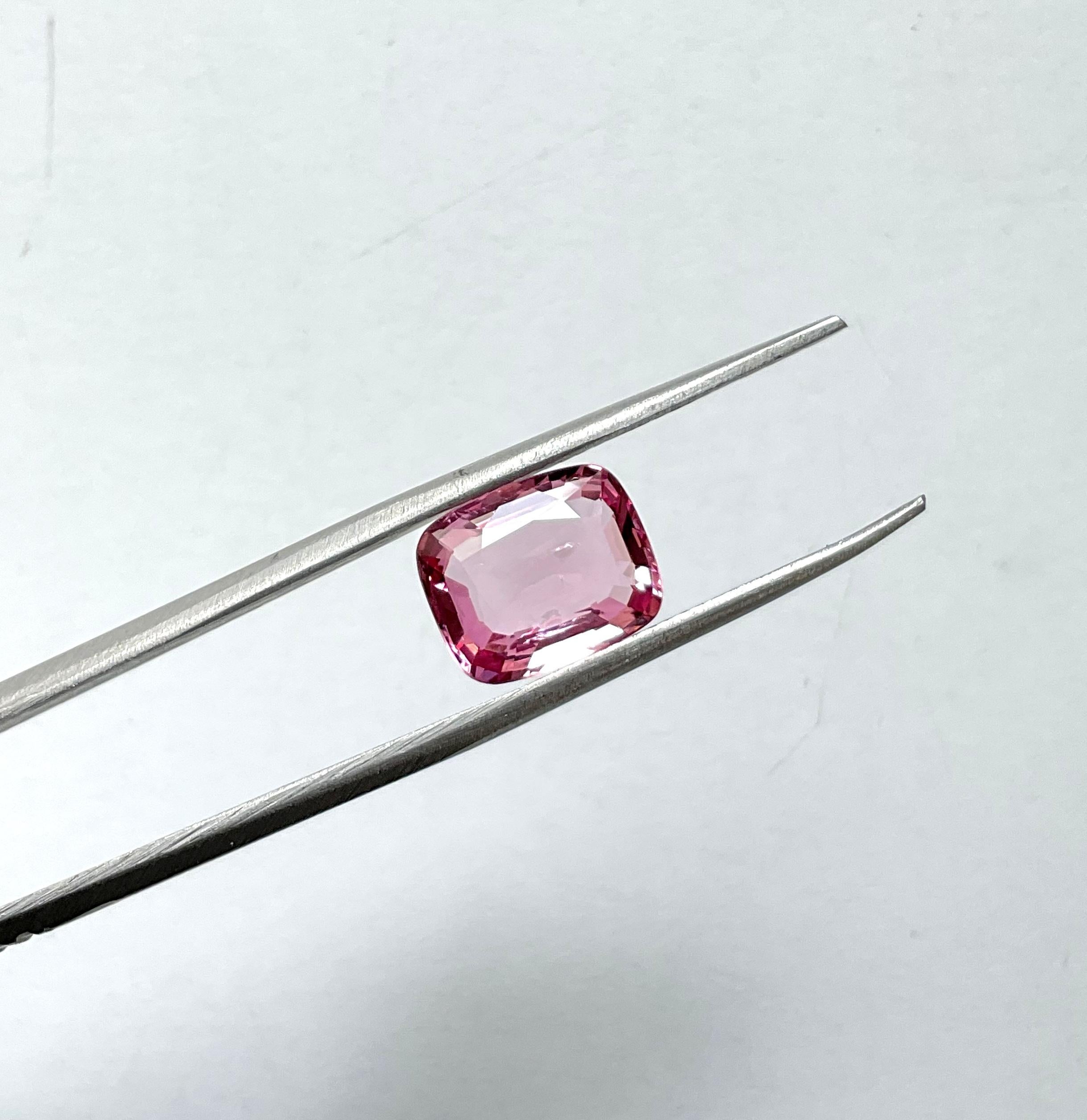 Women's or Men's 3.24 Carat spinel cushion cut stone for jewelry natural gemstone top quality For Sale