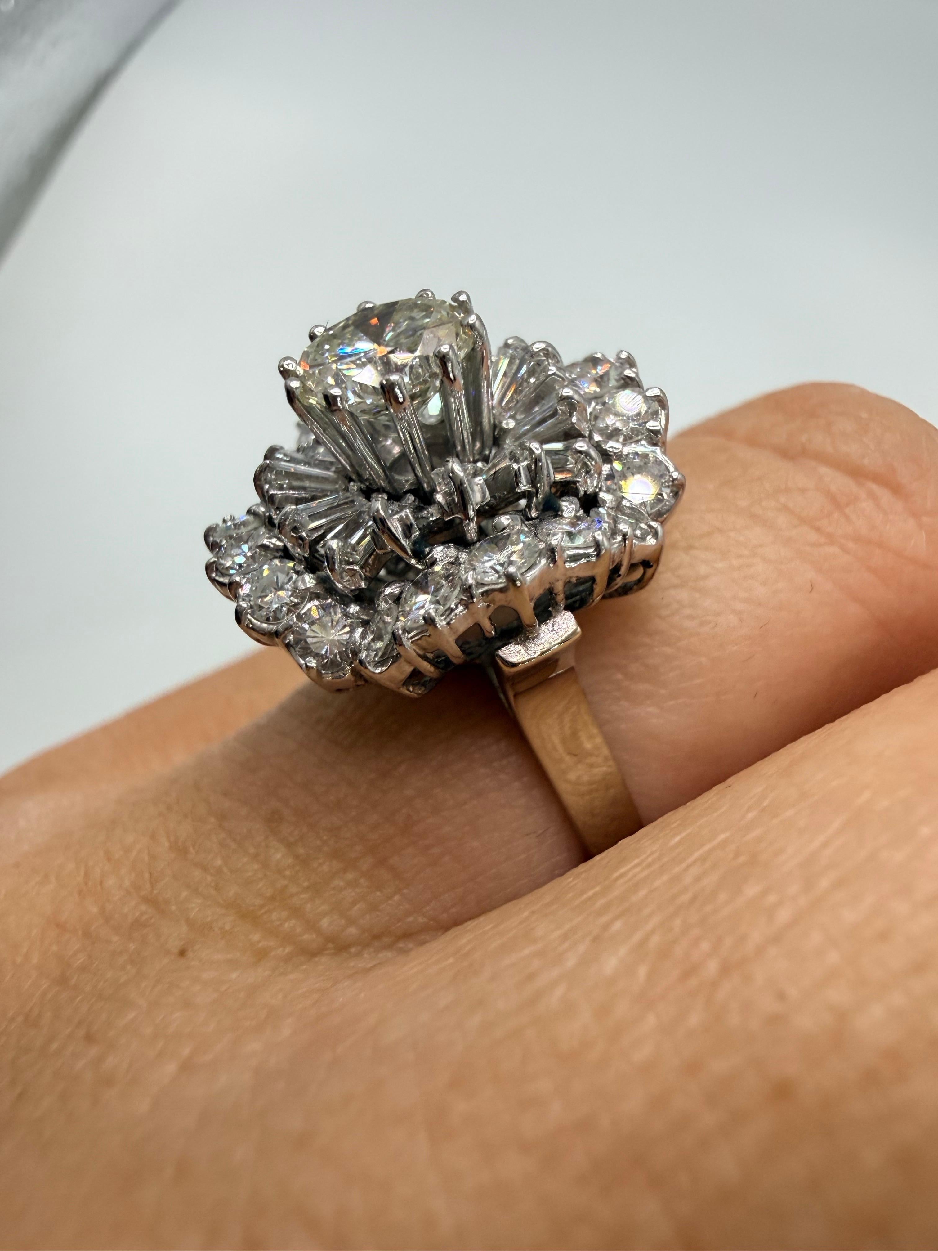 3,24 Karat Diamant-Verlobungsring 18KT Gold Jahr unbekannt im Zustand „Hervorragend“ im Angebot in Boca Raton, FL