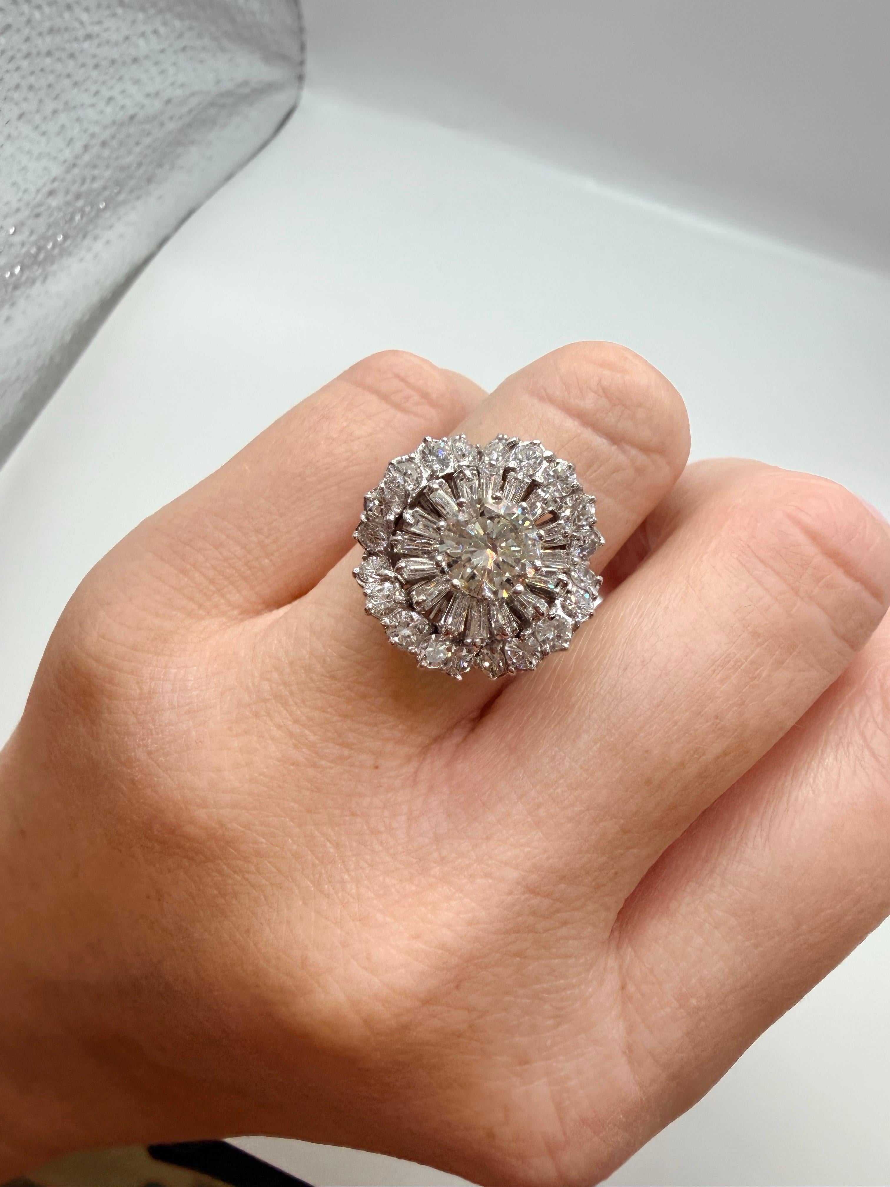 3,24 Karat Diamant-Verlobungsring 18KT Gold Jahr unbekannt für Damen oder Herren im Angebot