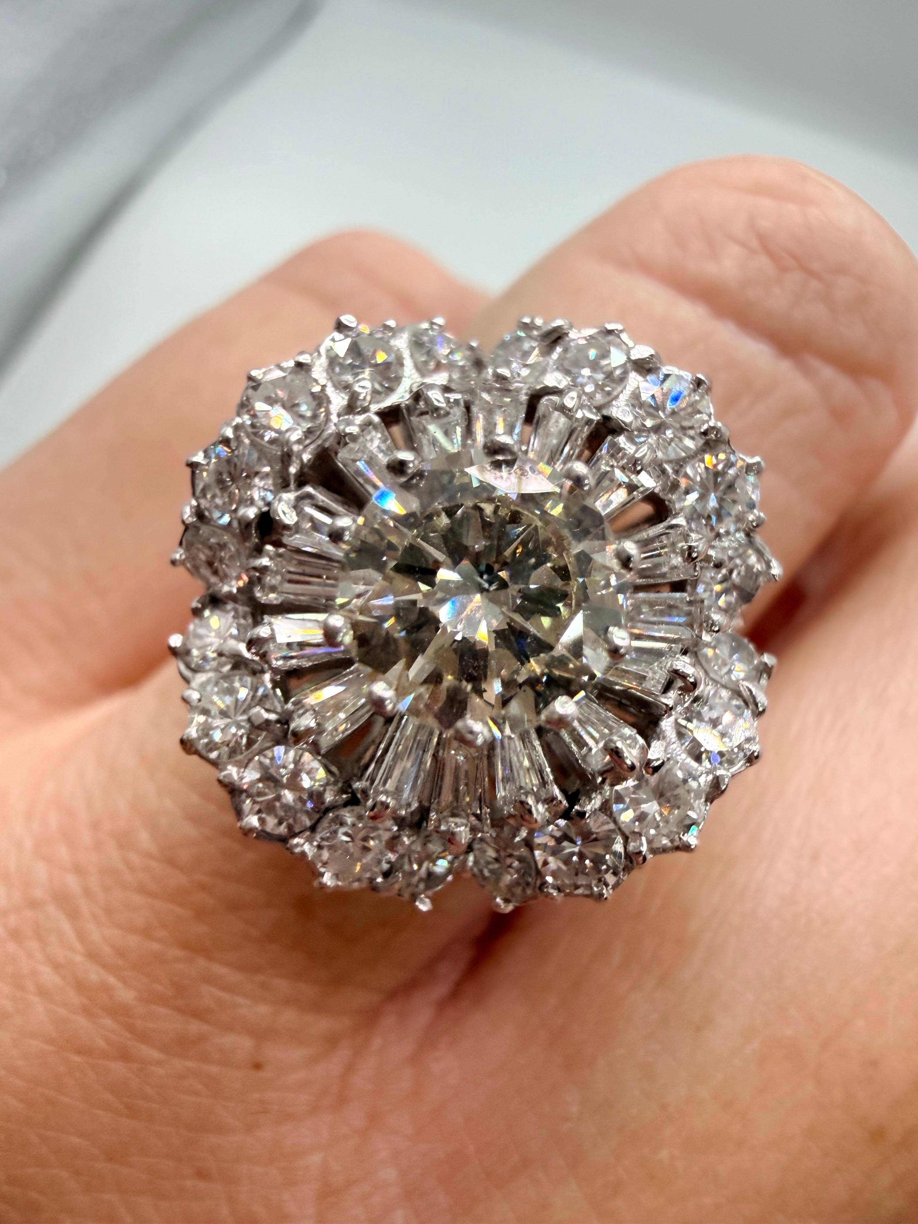 3,24 Karat Diamant-Verlobungsring 18KT Gold Jahr unbekannt im Angebot 1