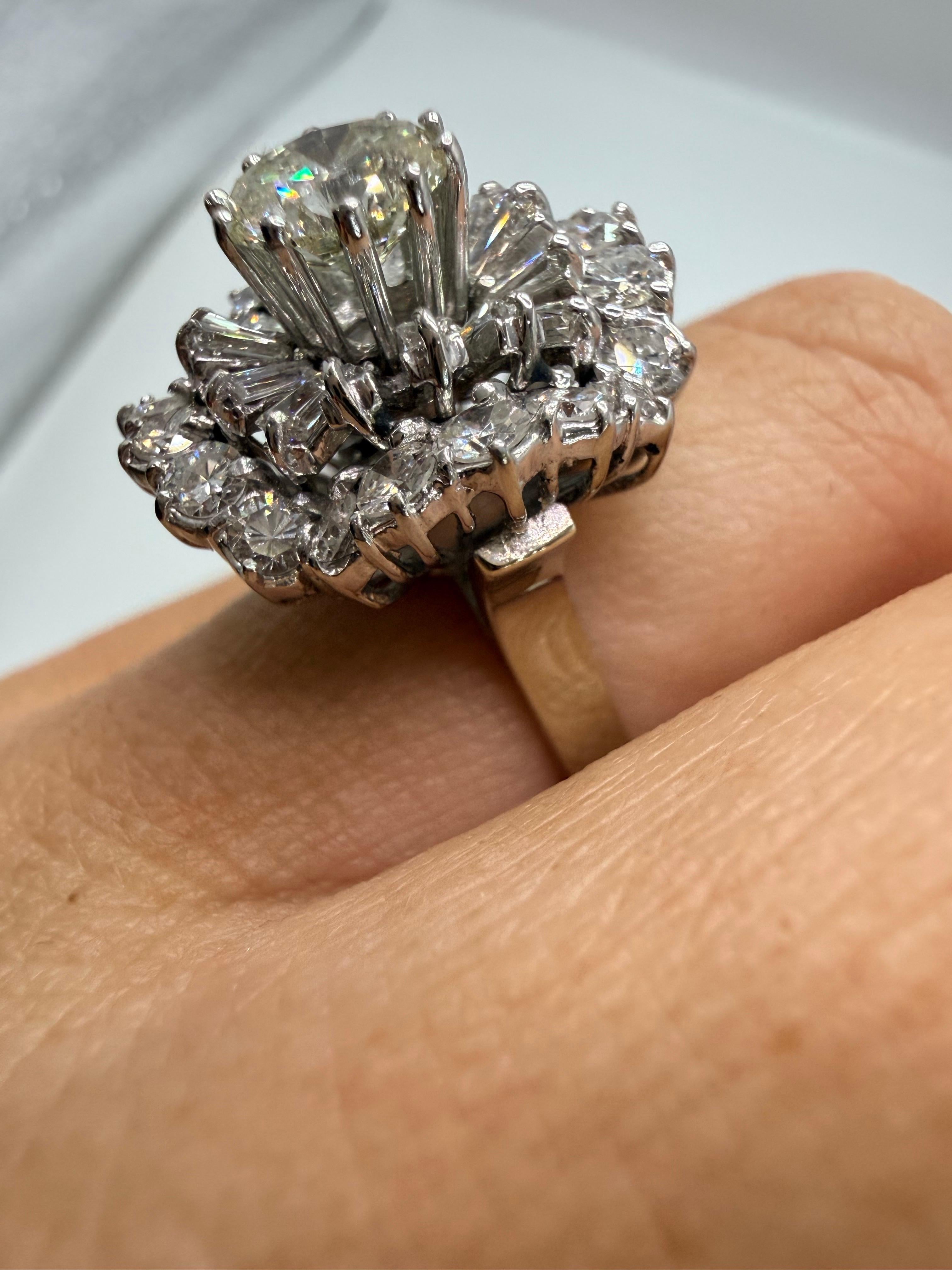 3,24 Karat Diamant-Verlobungsring 18KT Gold Jahr unbekannt im Angebot 2