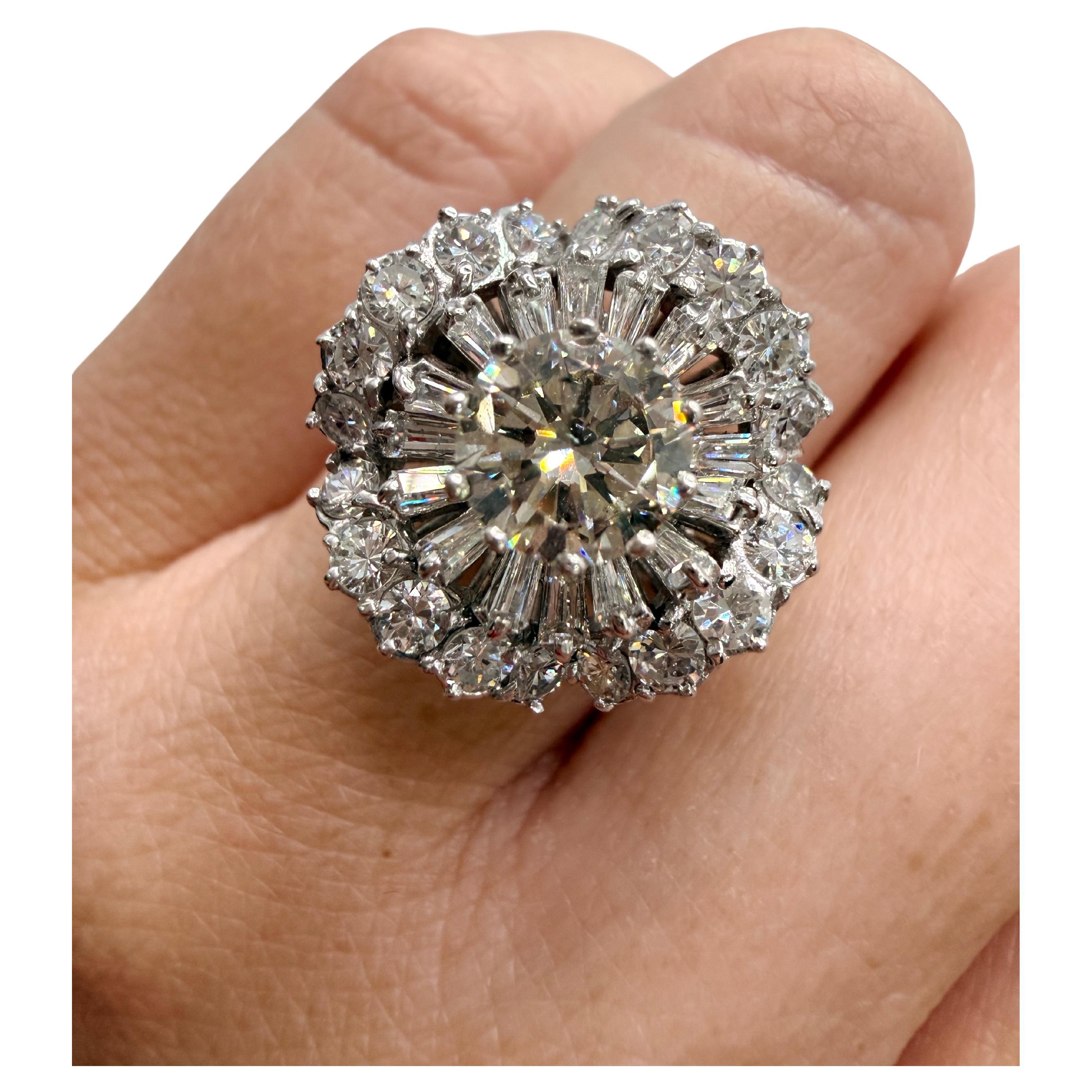 Bague de fiançailles en diamant de 3,24 carats or 18KT année inconnue