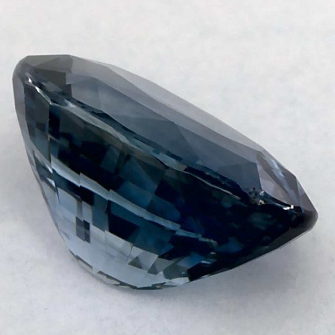 3.24 carati di zaffiro blu ovale sfuso in vendita 1