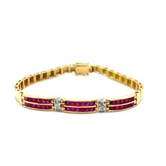 Armband aus 18 Karat Gelbgold mit 3,24 TCW Rubin und Diamant