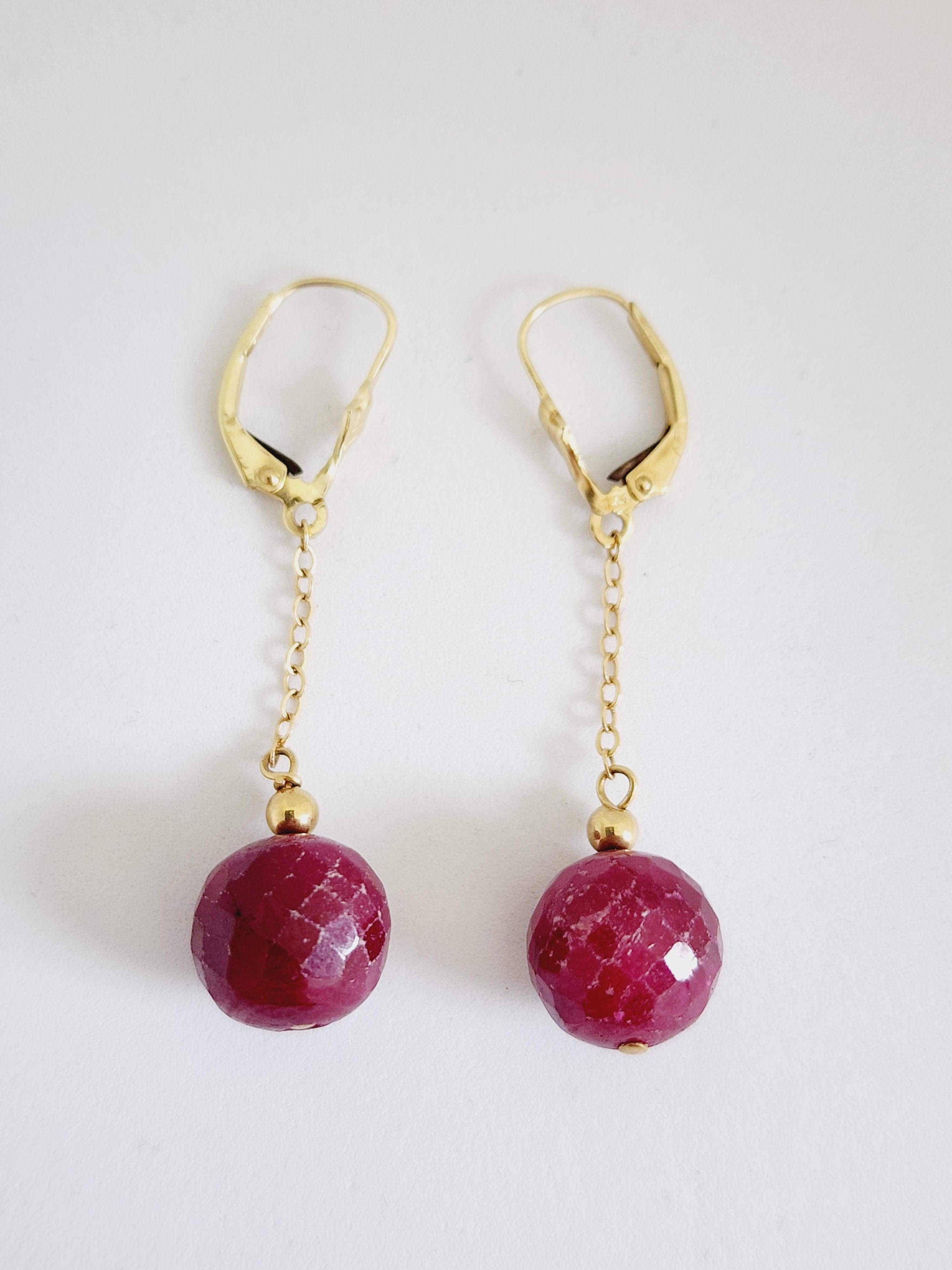 32.40 Carats Ruby Earrings Round Yellow Gold 14 Karat In New Condition For Sale In Great Neck, NY