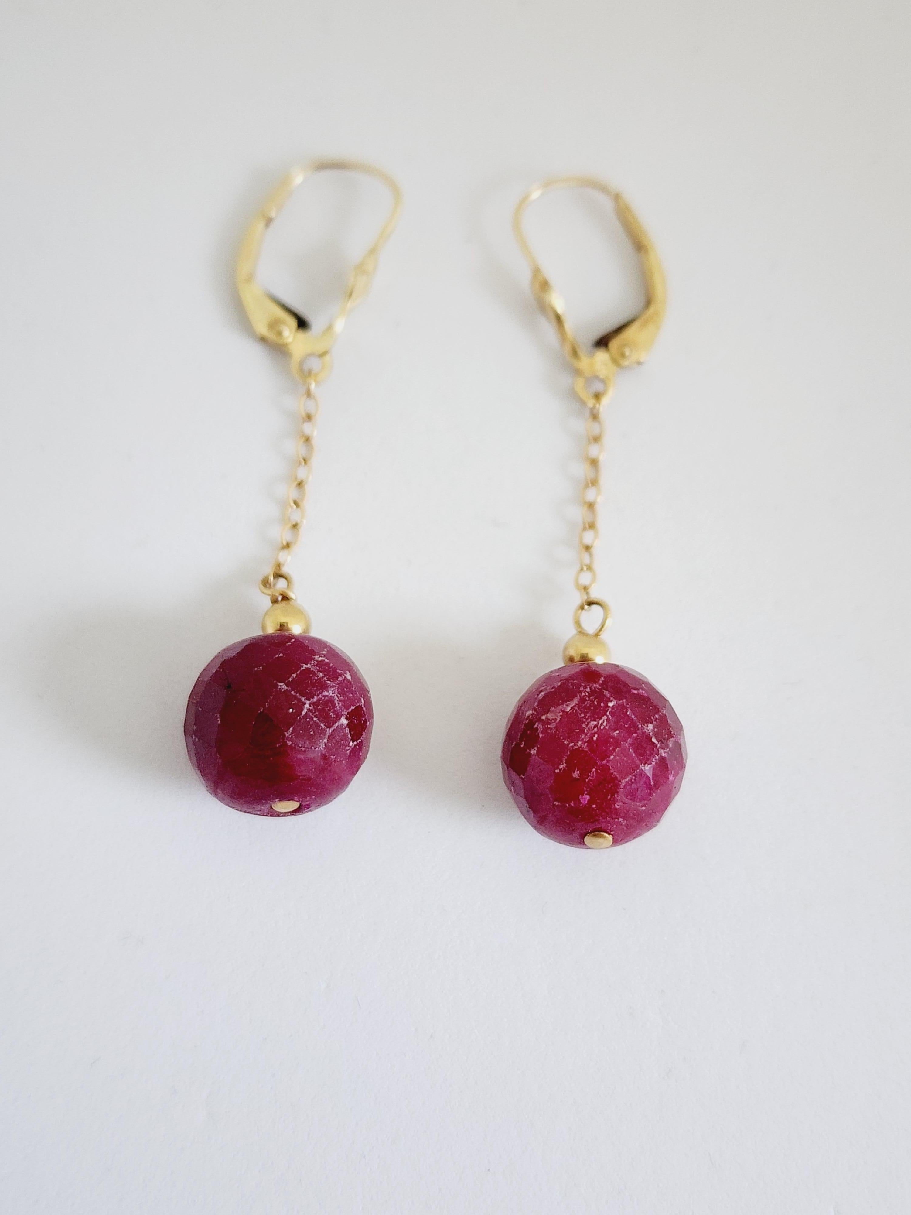 Women's 32.40 Carats Ruby Earrings Round Yellow Gold 14 Karat For Sale