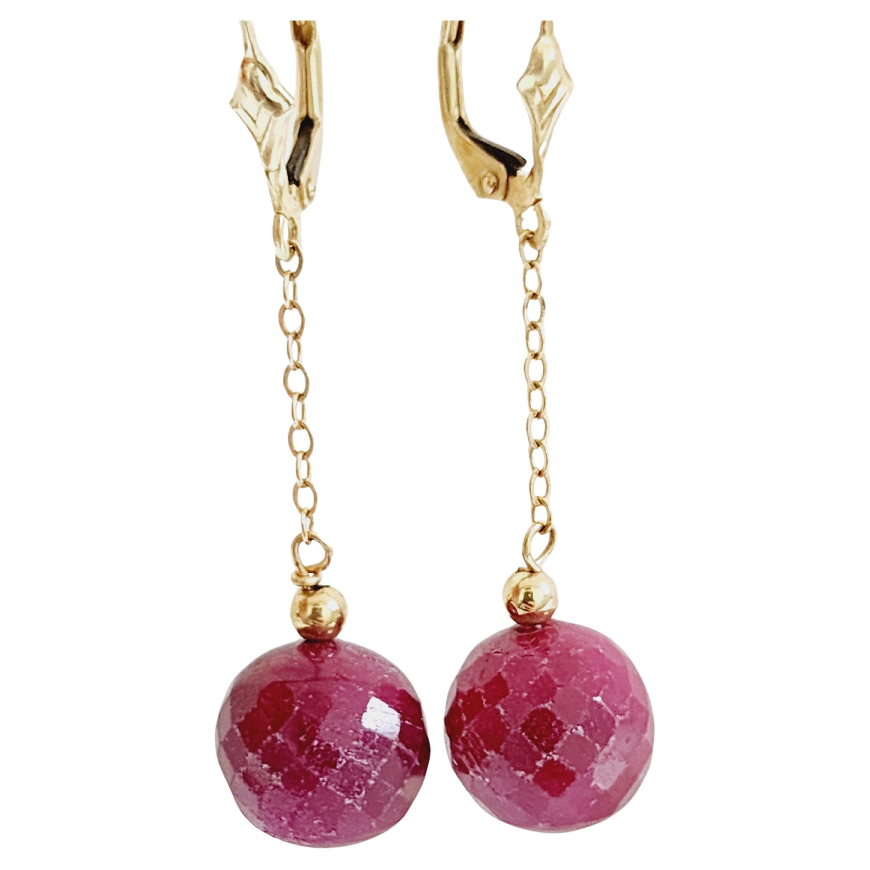 32.40 Carats Ruby Earrings Round Yellow Gold 14 Karat For Sale