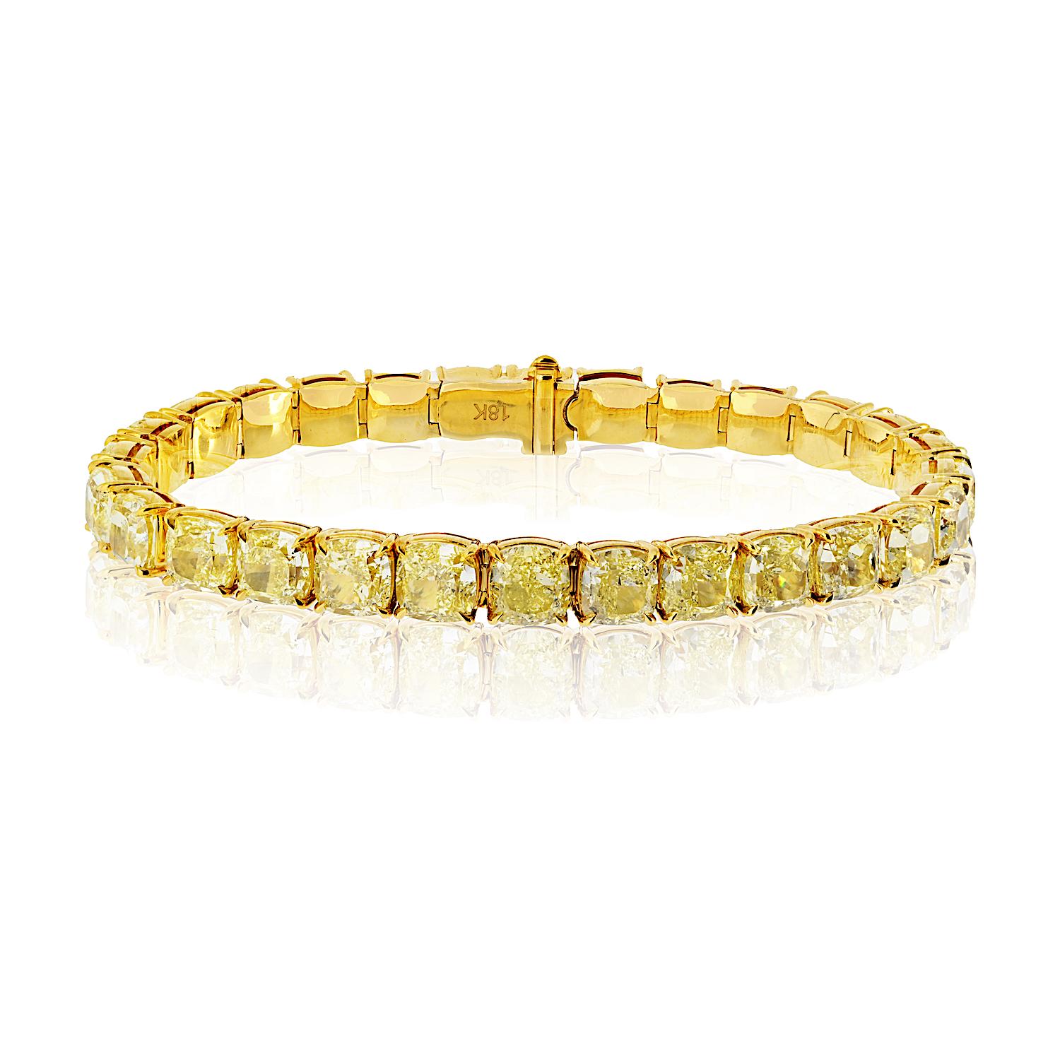 32,44 Karat 18K Gold Fancy Gelbes GIA-Diamant-Tennisarmband mit Kissenschliff im Kissenschliff (Moderne) im Angebot