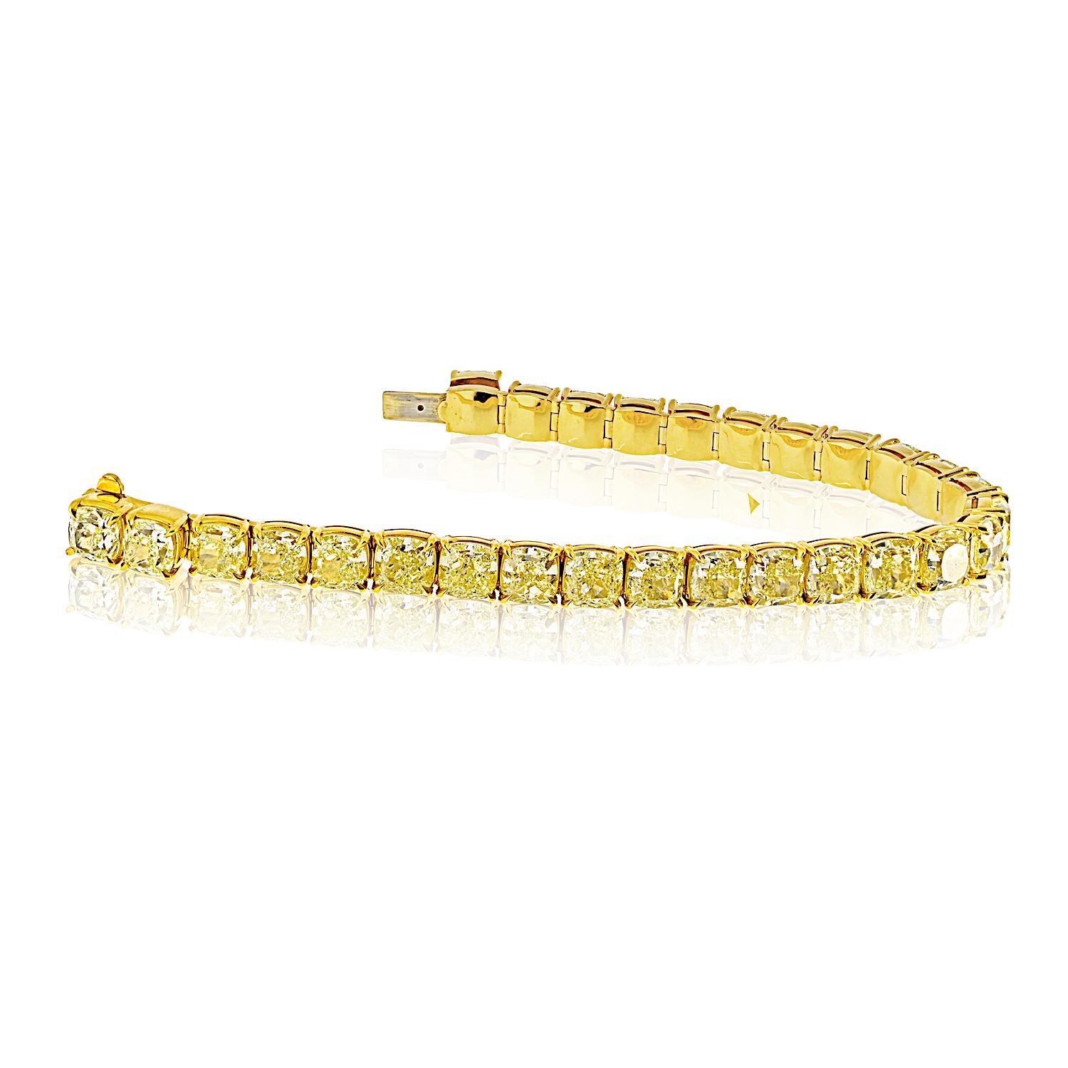 32,44 Karat 18K Gold Fancy Gelbes GIA-Diamant-Tennisarmband mit Kissenschliff im Kissenschliff im Zustand „Hervorragend“ im Angebot in New York, NY