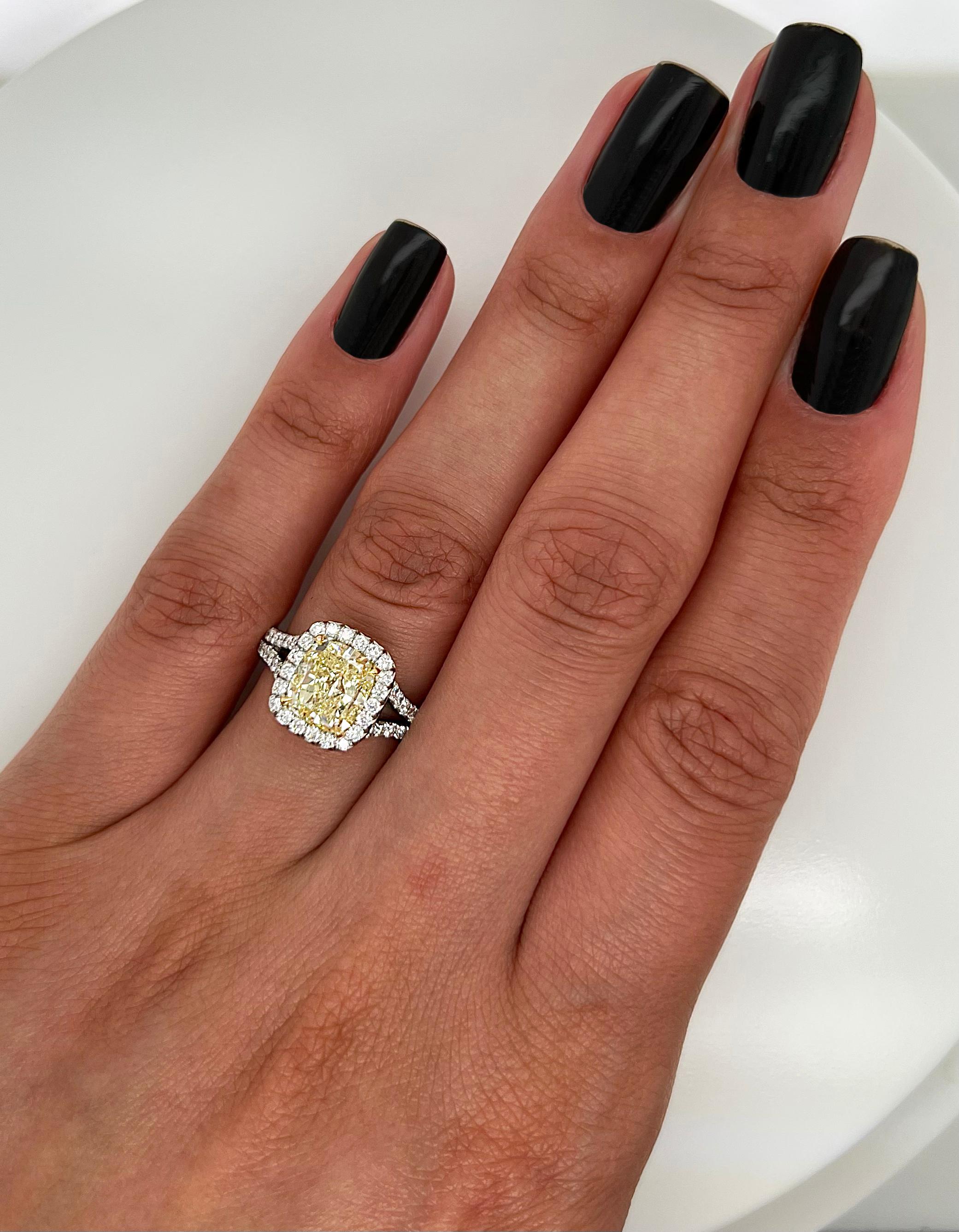 3,24 Gesamtkarat Ausgefallener gelber Diamant Damen Verlobungsring GIA im Zustand „Neu“ im Angebot in New York, NY