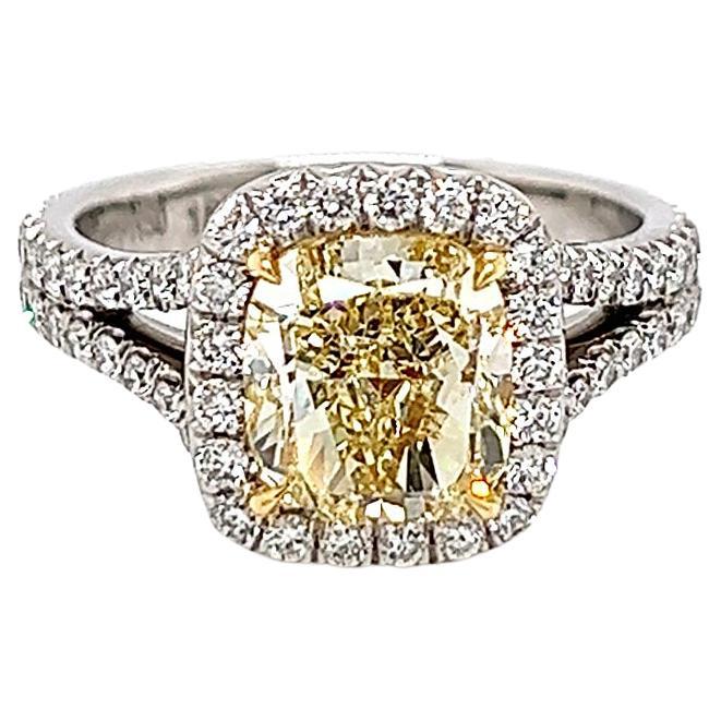 Bague de fiançailles pour femme en diamant jaune de fantaisie de 3,24 carats GIA