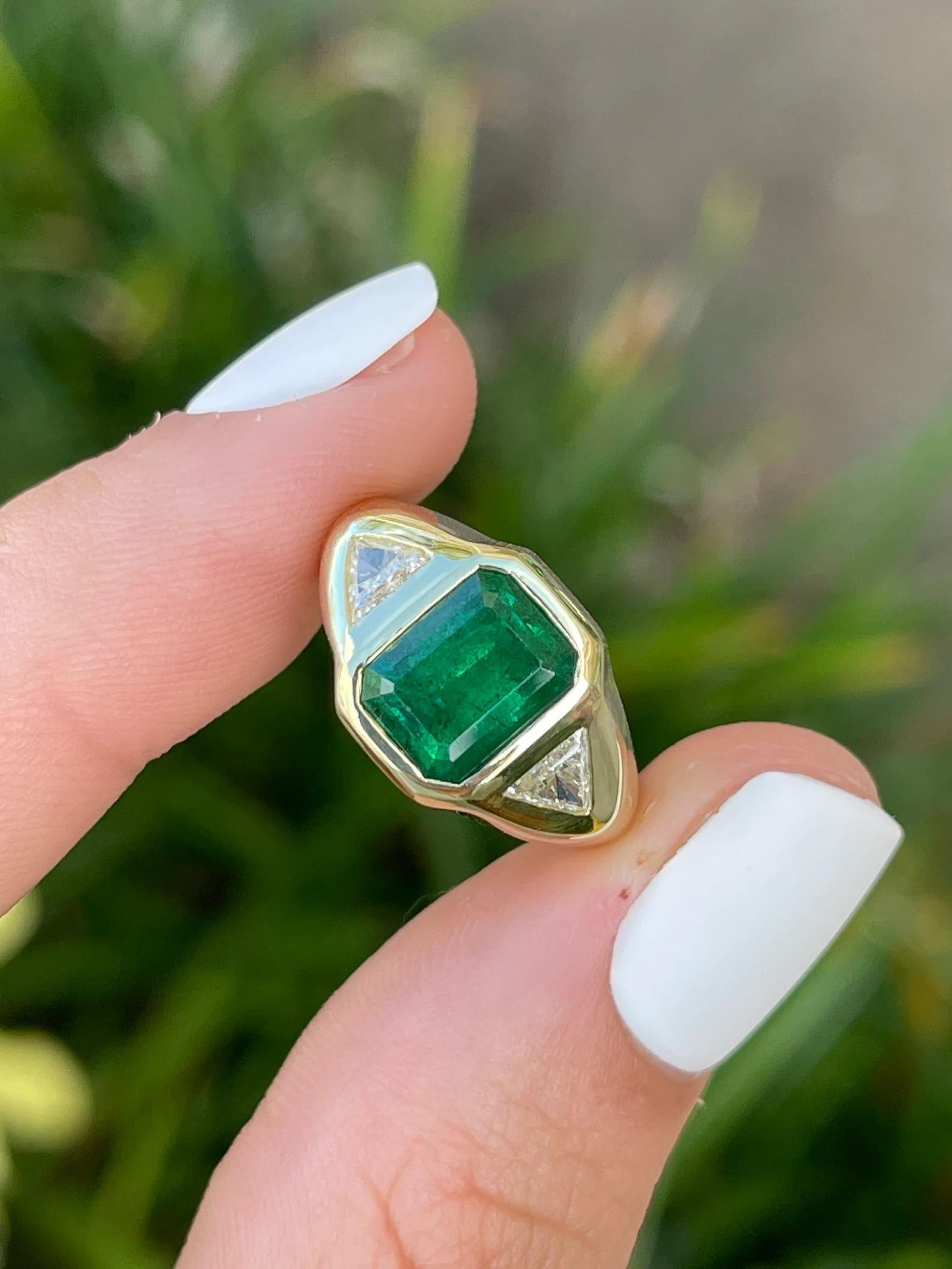 3.24tcw AAA+ Three Stone Green Emerald & Trillion Diamond Unisex Gypsy Ring 18K For Sale 2