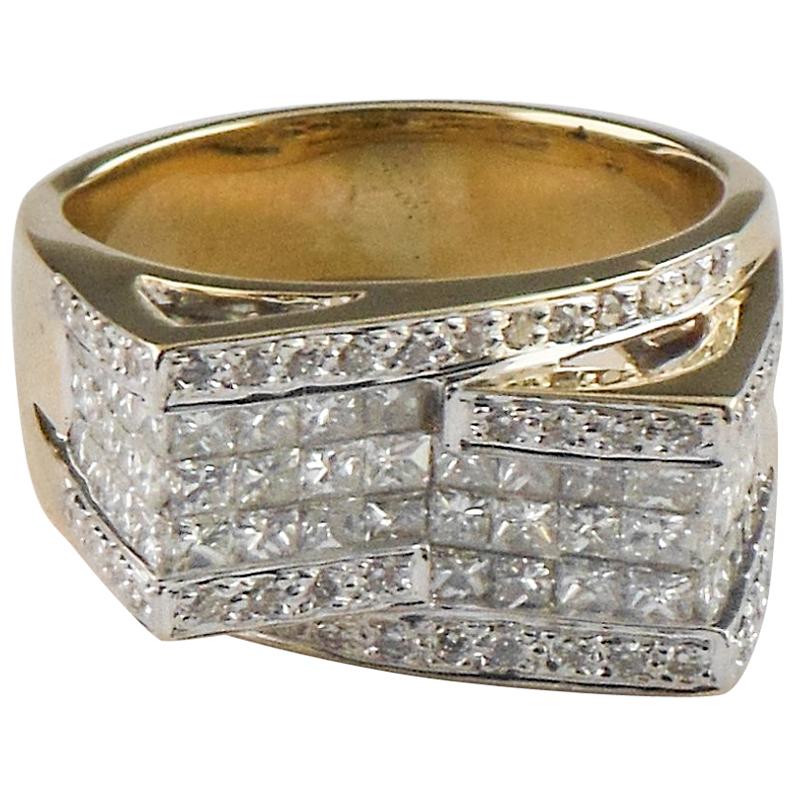 3,25 Karat 14 Karat Gelbgold Prinzessinnen- und Rundschliff Diamant Plakette Ring
