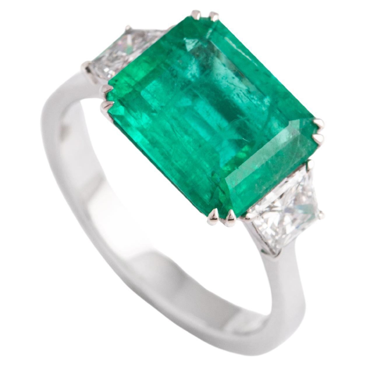 3.25 Carat Colombian Emerald Ring For Sale