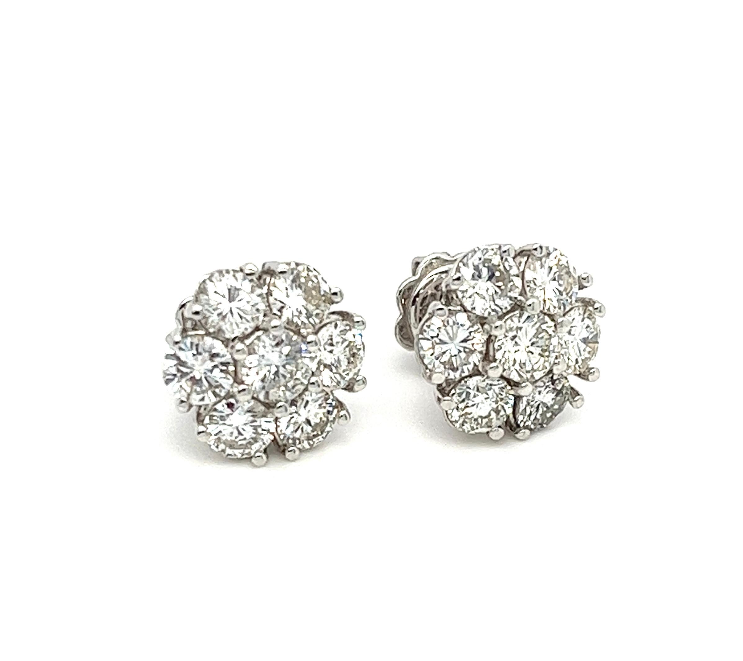 Round Cut 3.25 carat Diamond Cluster Stud Earring in 14K. For Sale