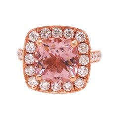 Bague en or rose 14 carats avec morganite de 3,25 carats et halo de diamants de 1,25 carat