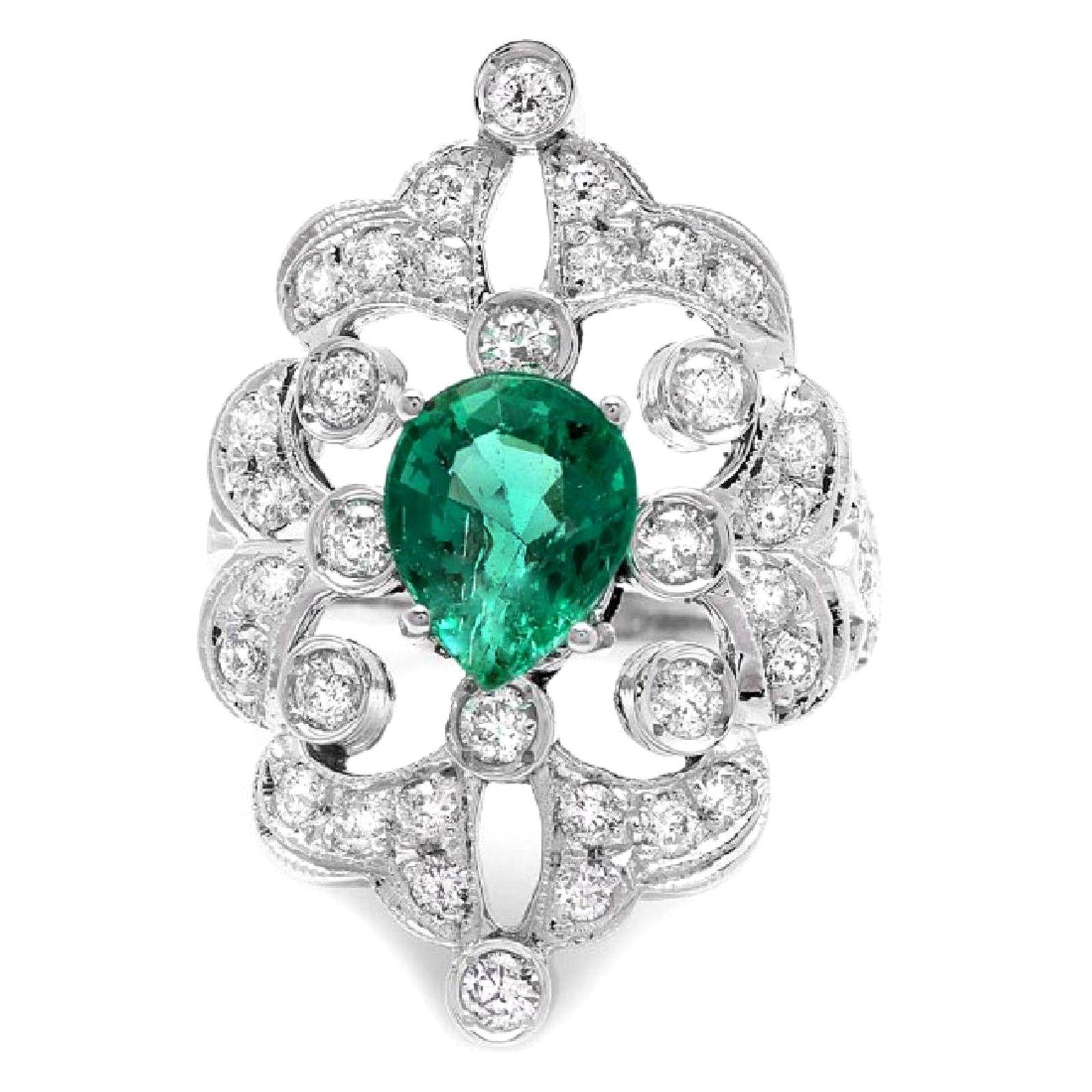 3.25 Carat Natural Emerald and Diamond 14 Karat Solid White Gold Ring In New Condition For Sale In Los Angeles, CA