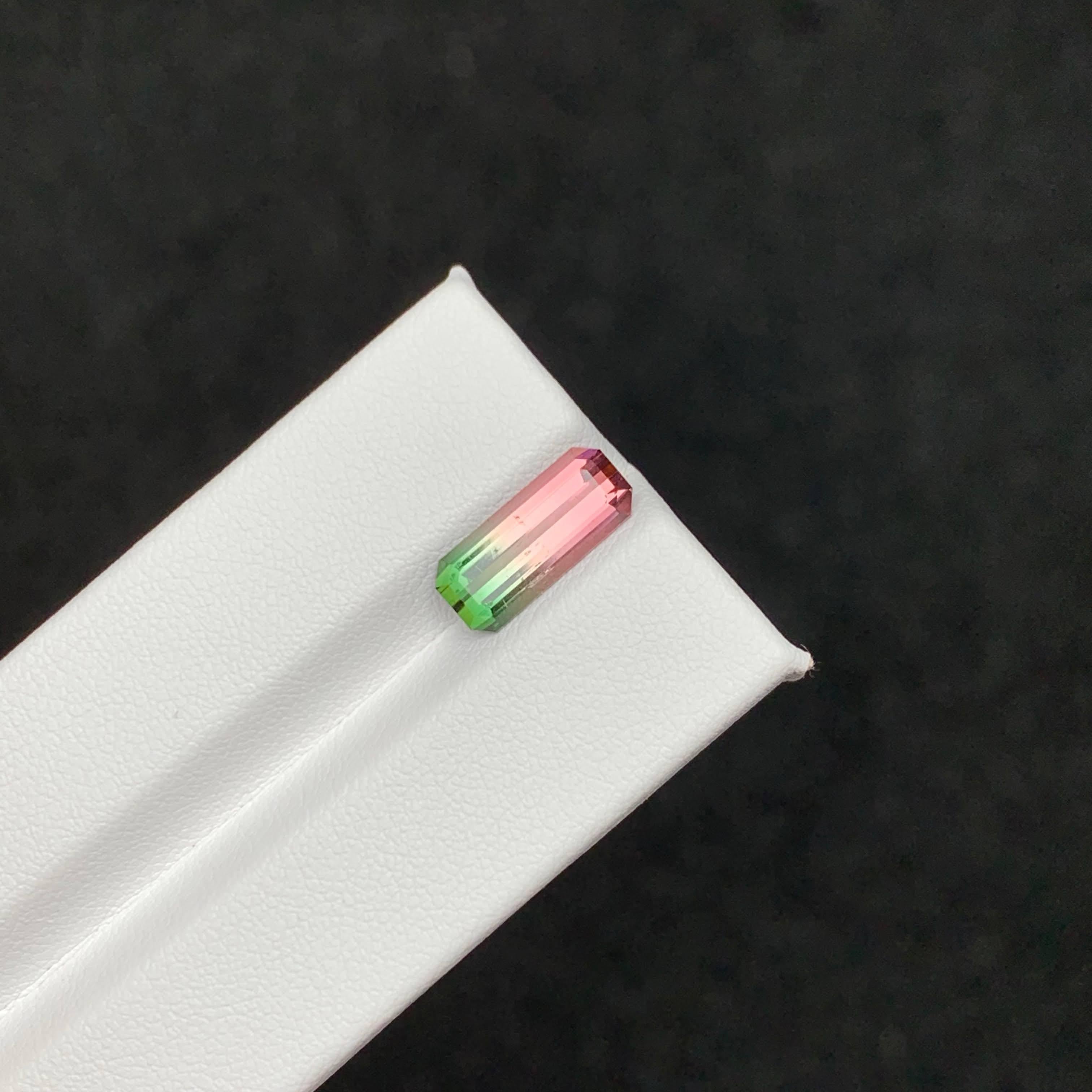 3.25 Carat Natural Loose Bicolor Watermelon Tourmaline Emerald Cut Afghan Gem en vente 3