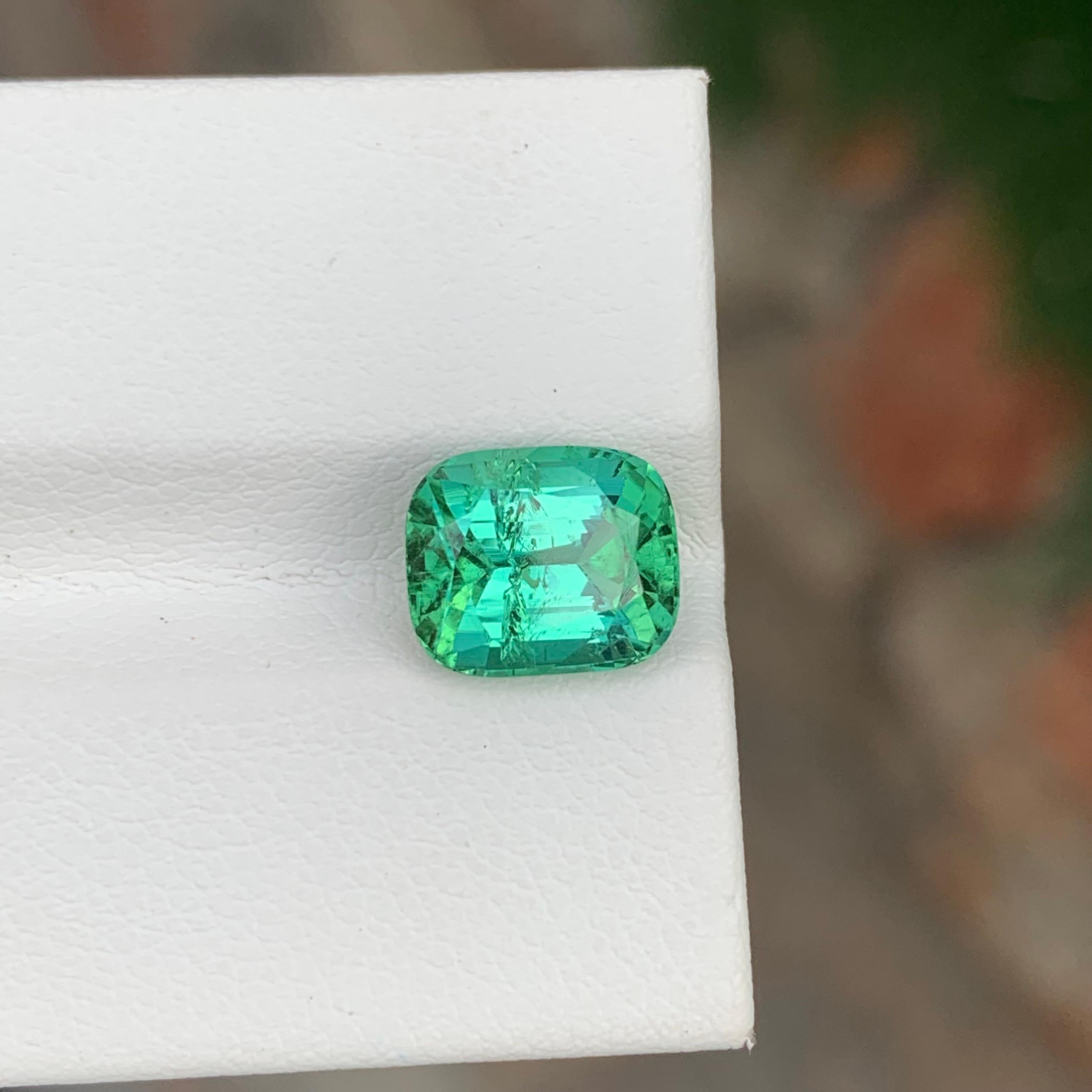 3.25 Carat Natural Loose Green Lagoon Tourmaline Cushion Shape Gemstone (pierre précieuse en forme de coussin) en vente 1