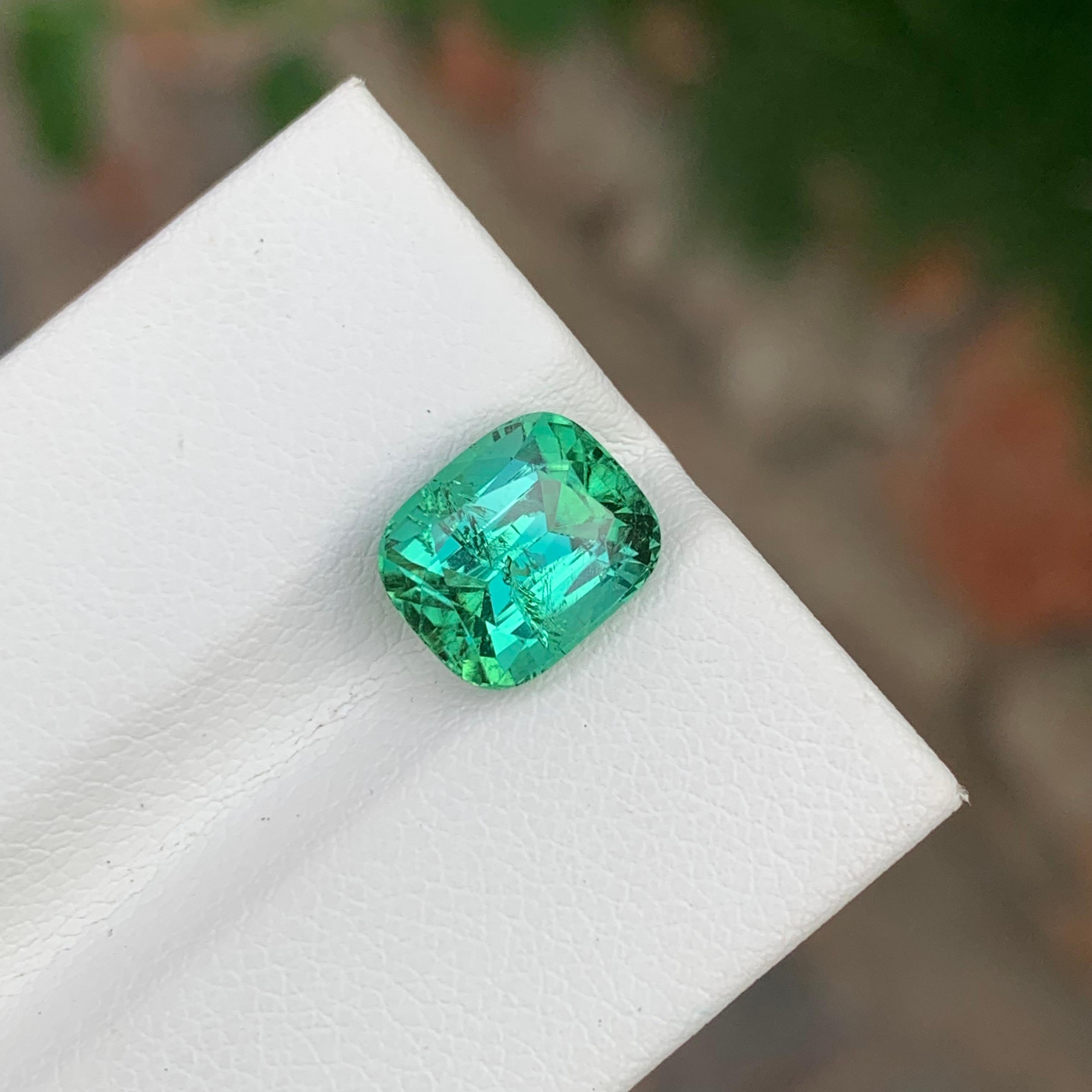 3.25 Carat Natural Loose Green Lagoon Tourmaline Cushion Shape Gemstone (pierre précieuse en forme de coussin) en vente 2