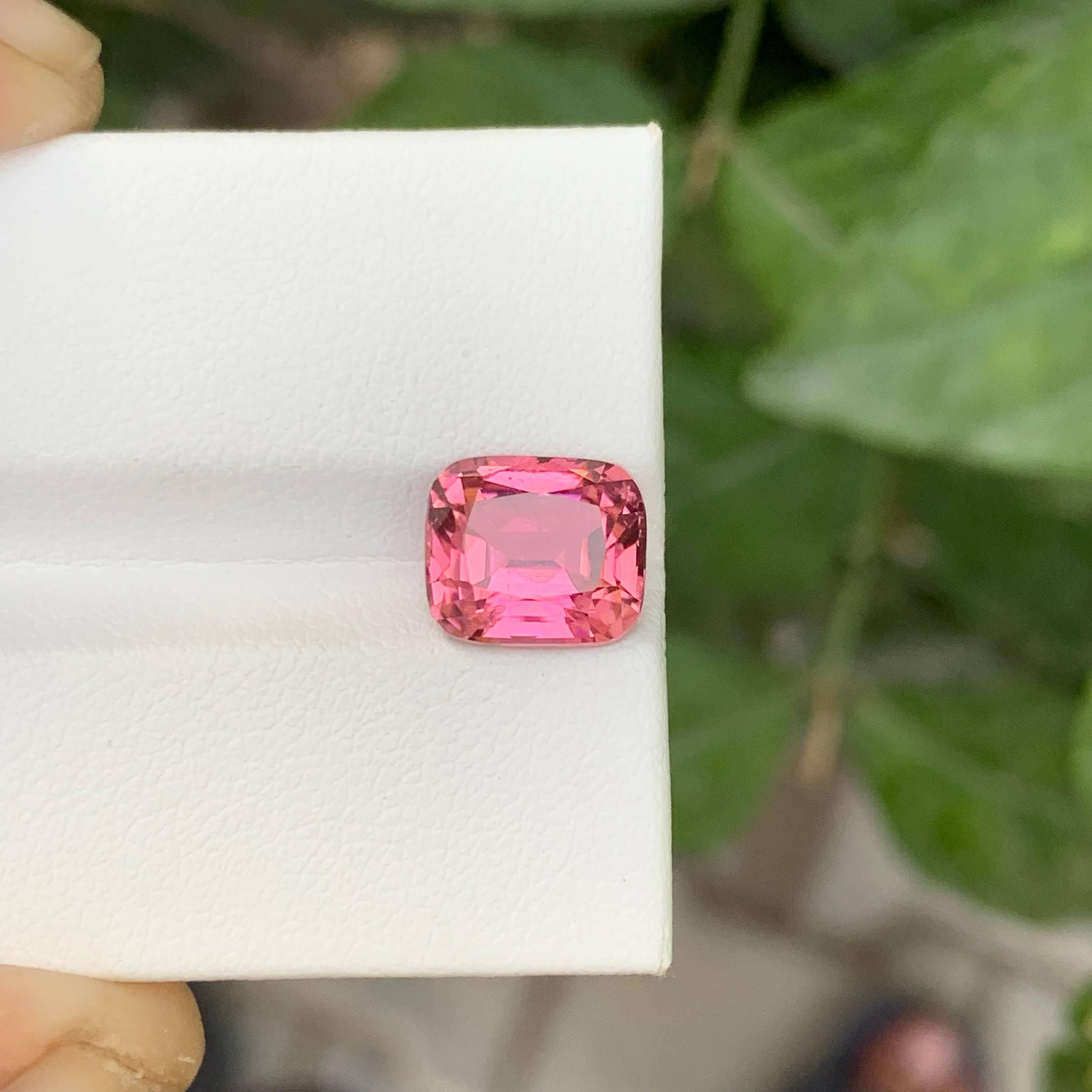 3.25 Carat Natural Loose Hot Pink Tourmaline Stone Cushion Cut Afghan Gemstone (pierre précieuse afghane) en vente 5