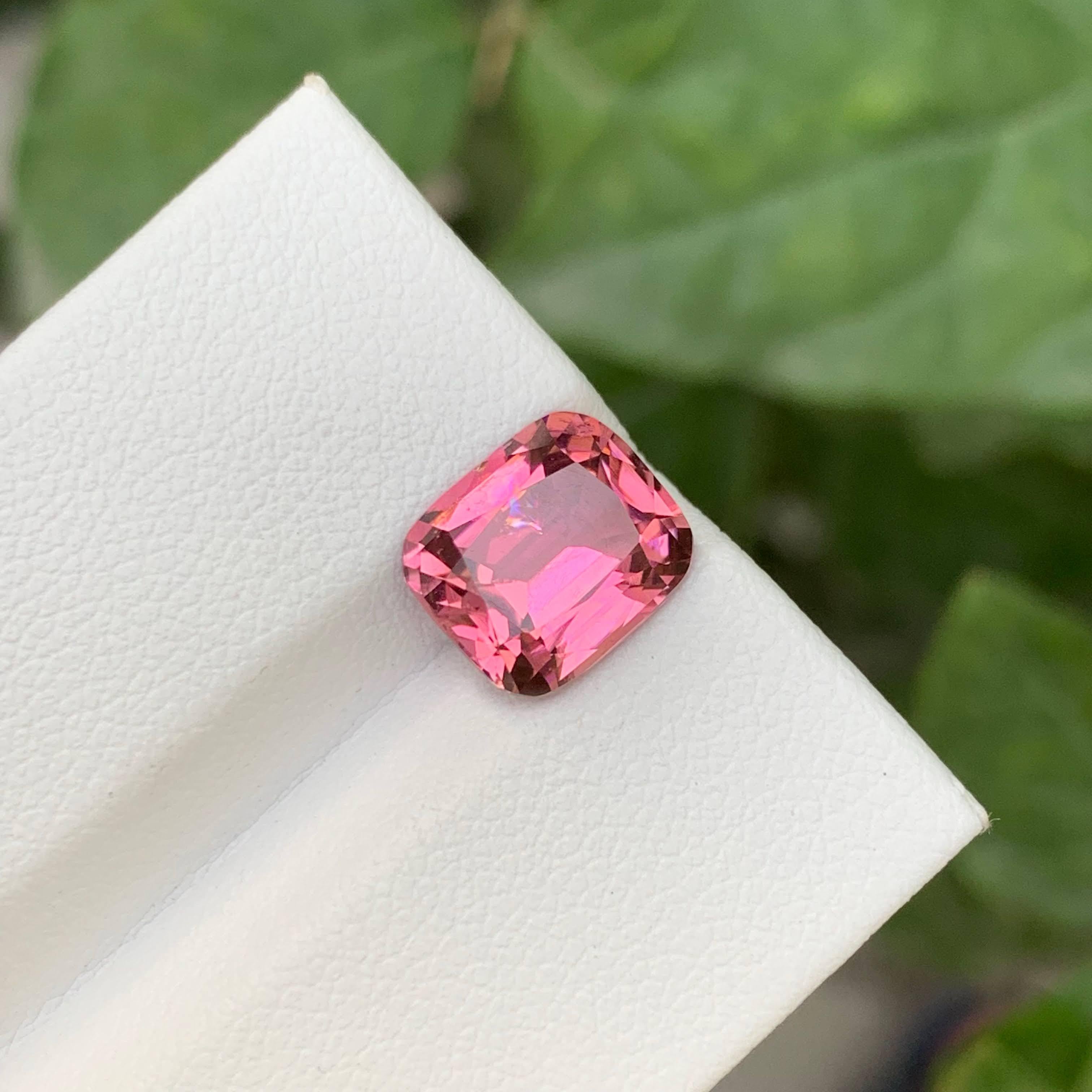 3.25 Carat Natural Loose Hot Pink Tourmaline Stone Cushion Cut Afghan Gemstone (pierre précieuse afghane) en vente 1