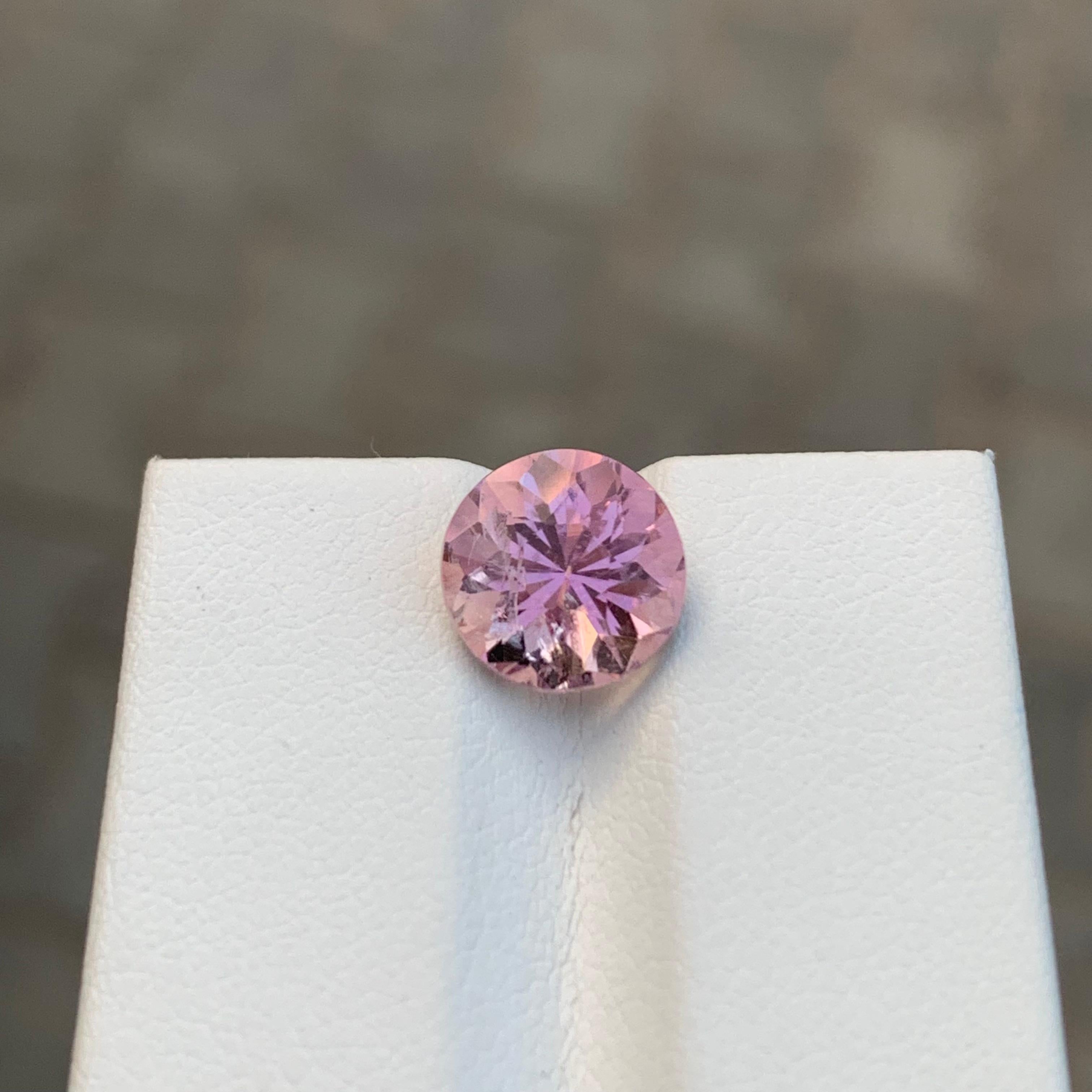3,25 Karat natürlicher loser rosa Turmalin in runder Form für Schmuck (Arts and Crafts) im Angebot