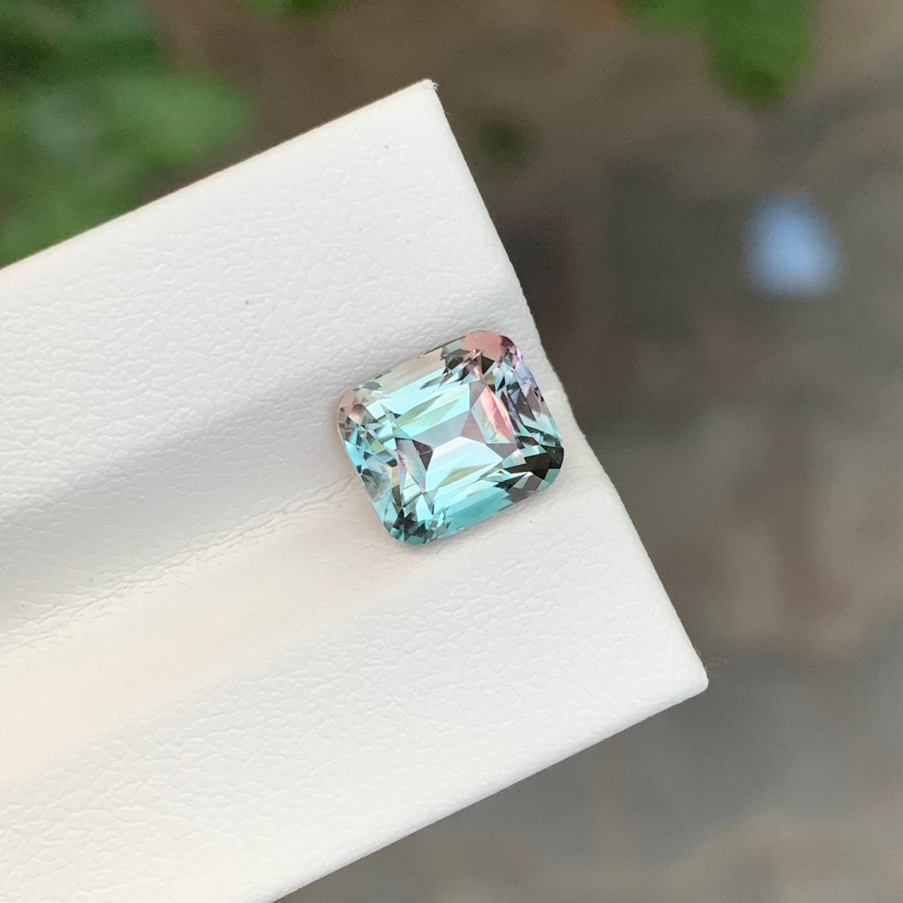 Turmalina Facetada Color Teal Con Tono Rosa

Peso: 3,25 quilates
Dimensión: 8,7 x 7,6 x 6,4 Mm
Color: Color teal con tono rosa 
Tratamiento: No
Certificado: A petición del cliente
Forma: Cojín 


La turmalina es una piedra preciosa cautivadora