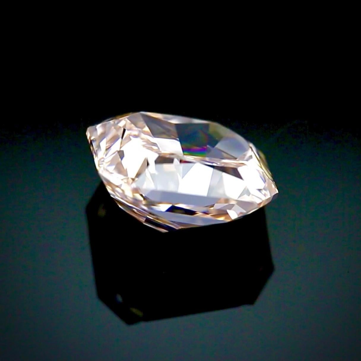 3,25 Karat Diamant im Radiant-Schliff, braun-rosa, Reinheit VS2 - GIA zertifiziert im Angebot 6