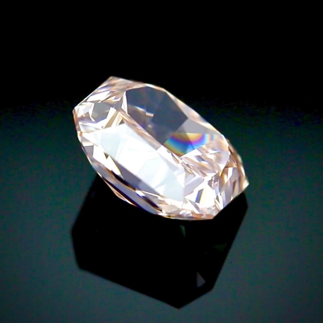 3,25 Karat Diamant im Radiant-Schliff, braun-rosa, Reinheit VS2 - GIA zertifiziert im Angebot 7