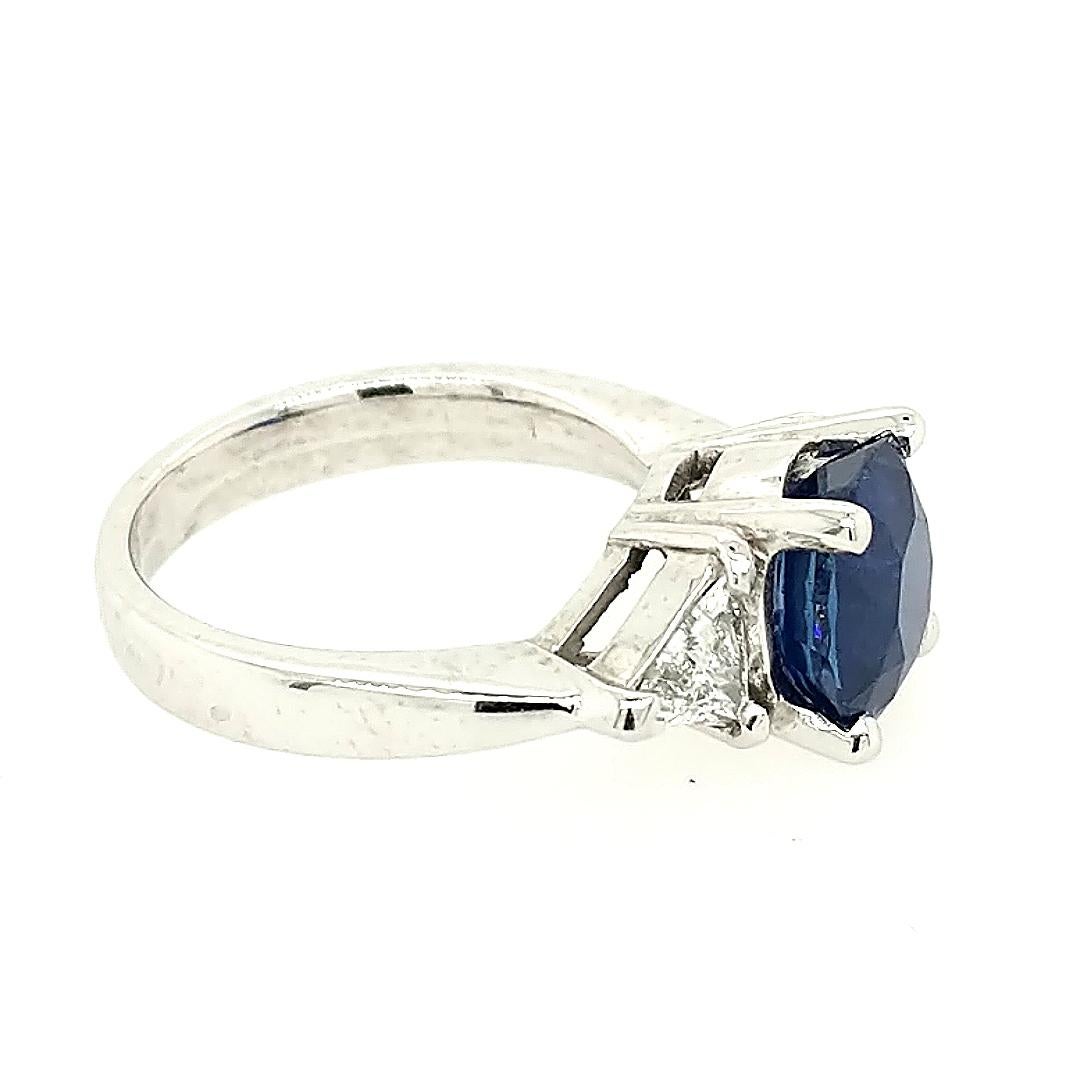 Contemporary 3.25 Carat Sapphire and Diamond 3-Stone Ring