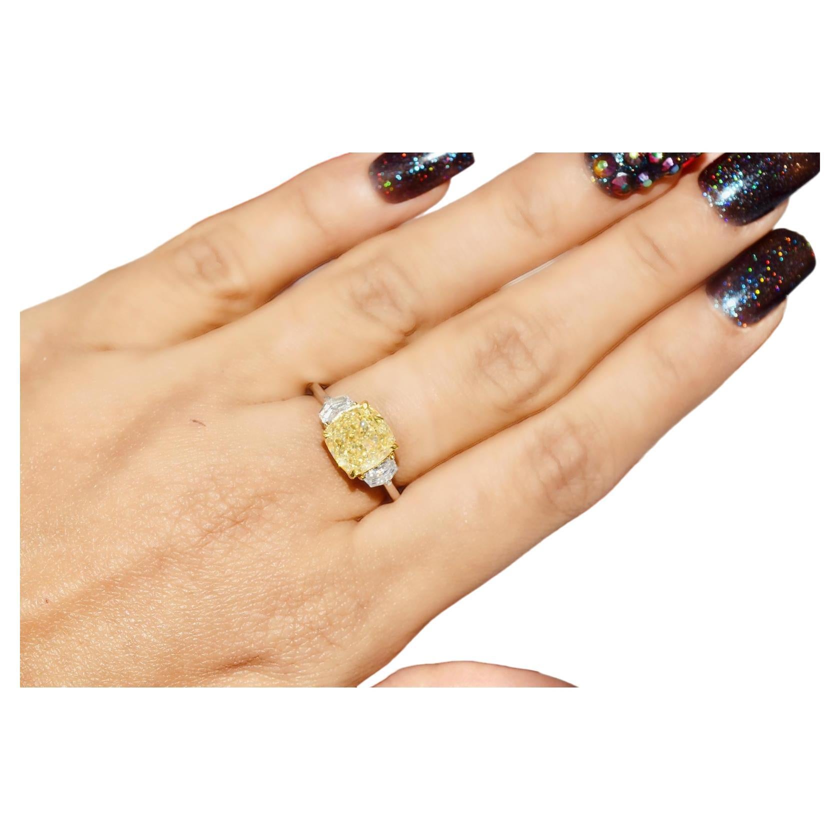 3.25 Carat VS1 Clarity Diamond Ring GIA Certified  For Sale