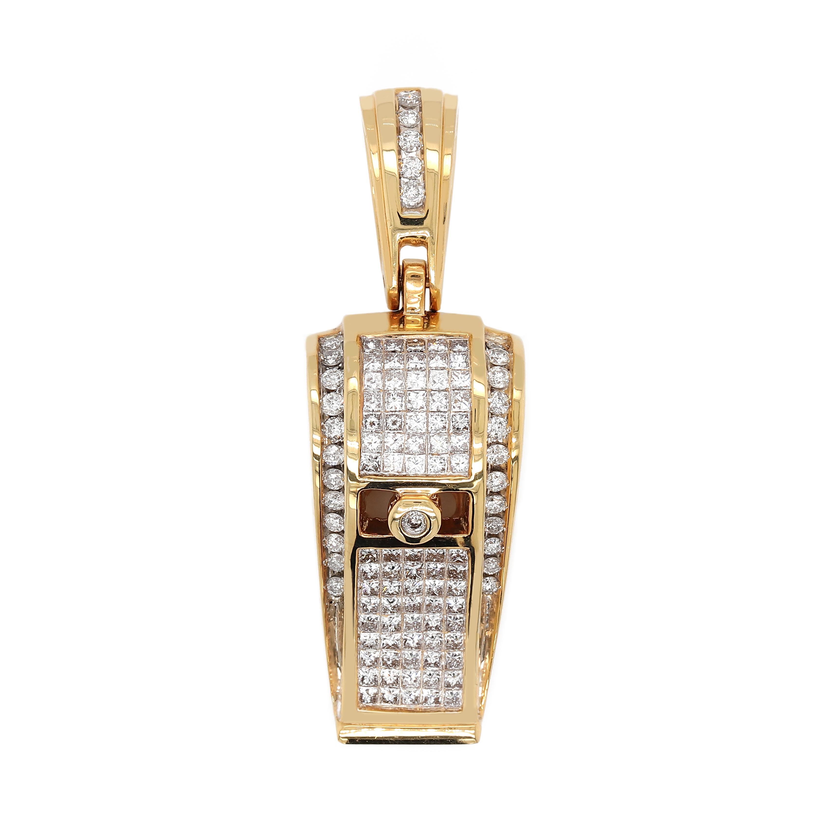 Whistle pendant including 80 princess cut diamonds of about 2.60ct and 30 round brilliant cut diamonds of about 0.65ct with a clarity of VS and color G. All diamonds are set in 14k yellow gold. The total weight of the pendant is approximately 16.00