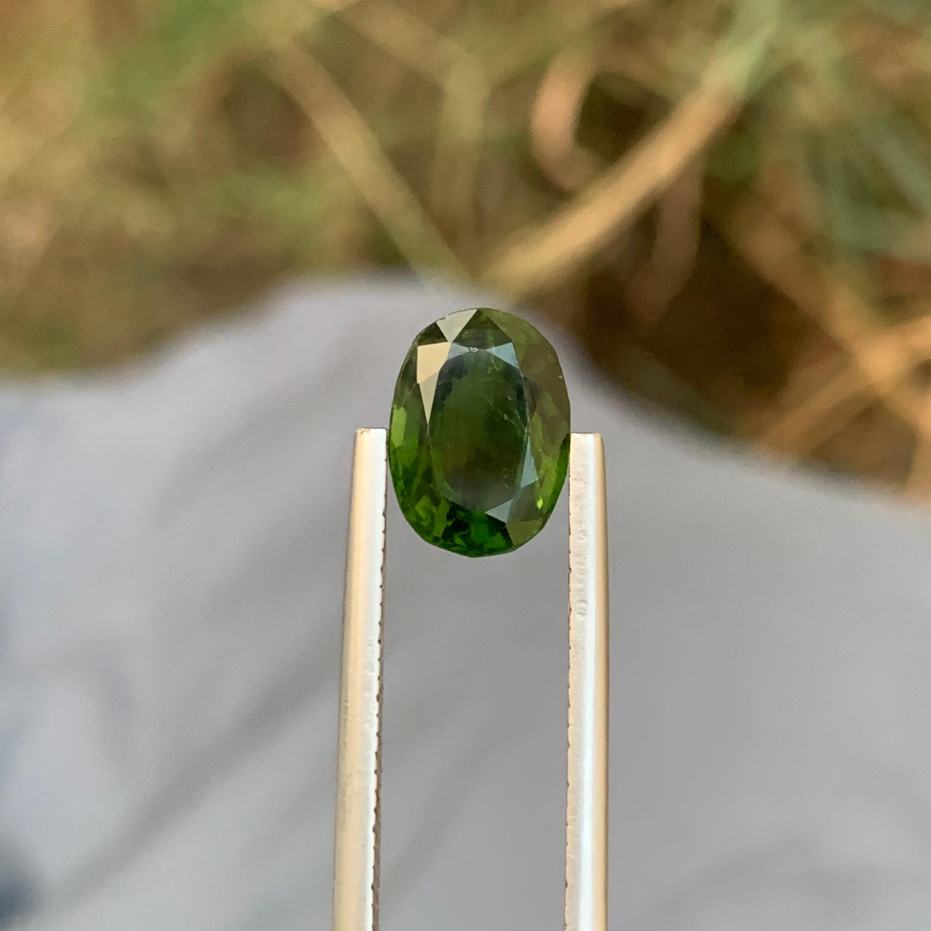 3.25 Carats Faceted Dark Green Tourmaline Oval Shape Ring Gemstone  In New Condition For Sale In Peshawar, PK