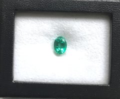 3.25 Carats Zambian Emerald Oval Stone for fine Jewelry Natural Gemstone