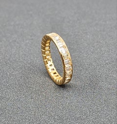 3,25 ct Natürlicher Gelber Smaragdschliff Diamant Ewigkeitsring