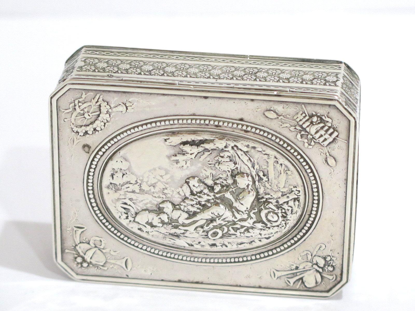 Sterling Silver Antique French Playing Flute Scene Snuff Box In Good Condition In Brooklyn, NY