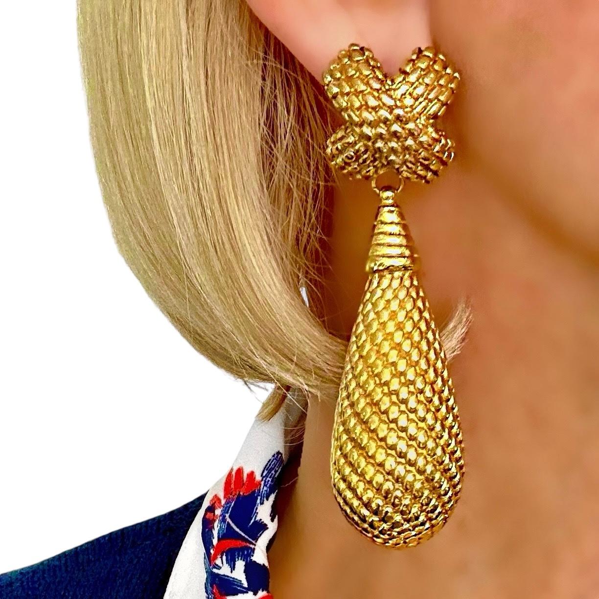 3.25 Inches Long, Modern, 18k Yellow Gold Italian Dangle Earrings 6