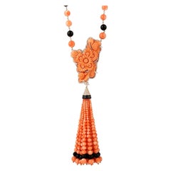 Collier pendentif en or 18 carats avec corail sculpté, onyx et diamants de 325,56 carats