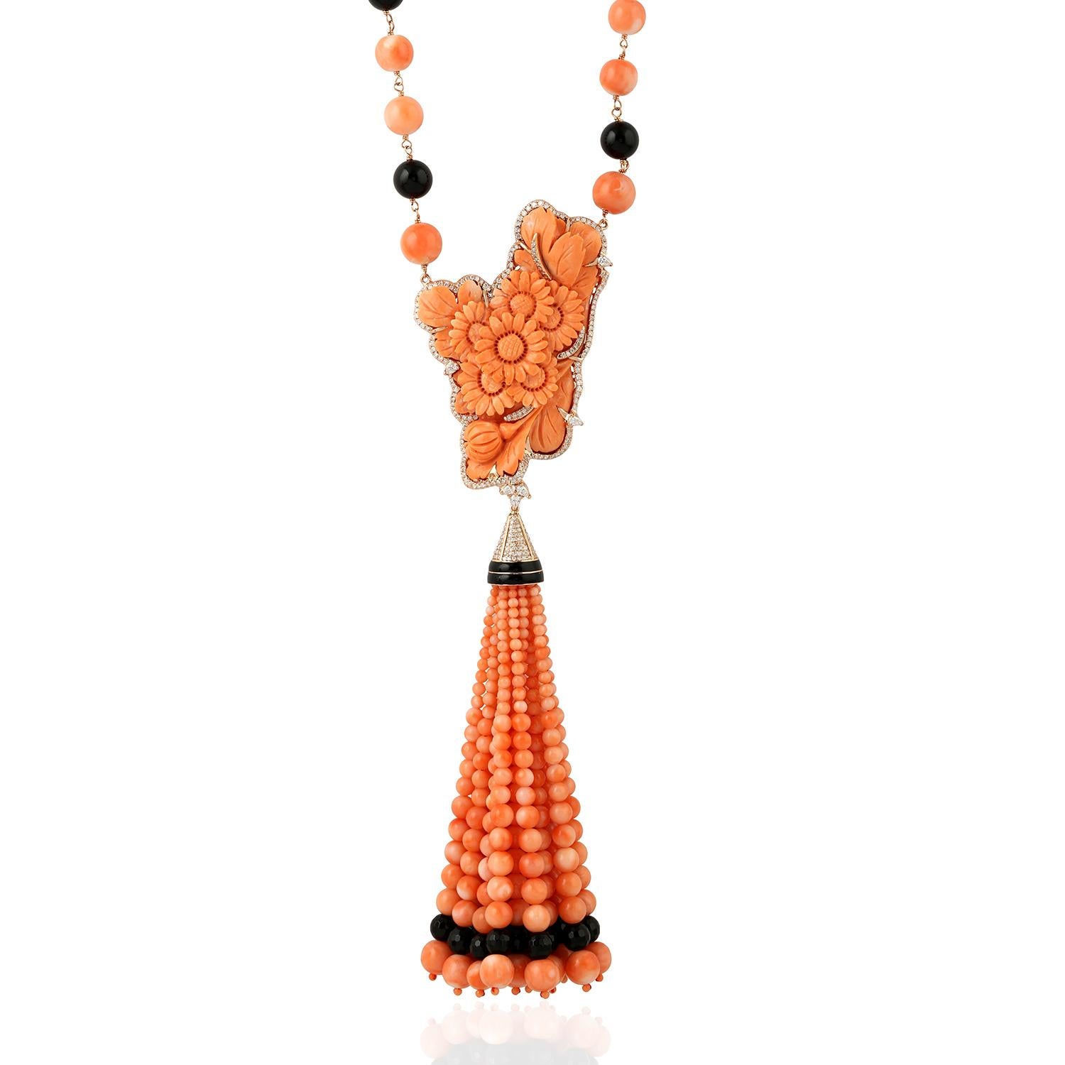 Mixed Cut 325.56 Carat Carved Coral Onyx Diamond 18 Karat Gold Pendant Necklace For Sale