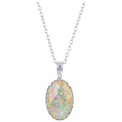 Opale ovale de 32,58 carats certifiée GIA sur un pendentif en platine