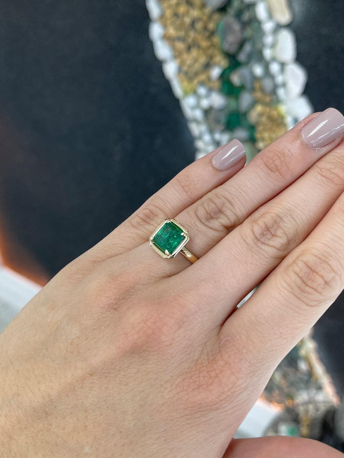 3.25ct 14K Fine Quality Asscher Cut Zambian Emerald Prong Set Solitaire Ring In New Condition For Sale In Jupiter, FL