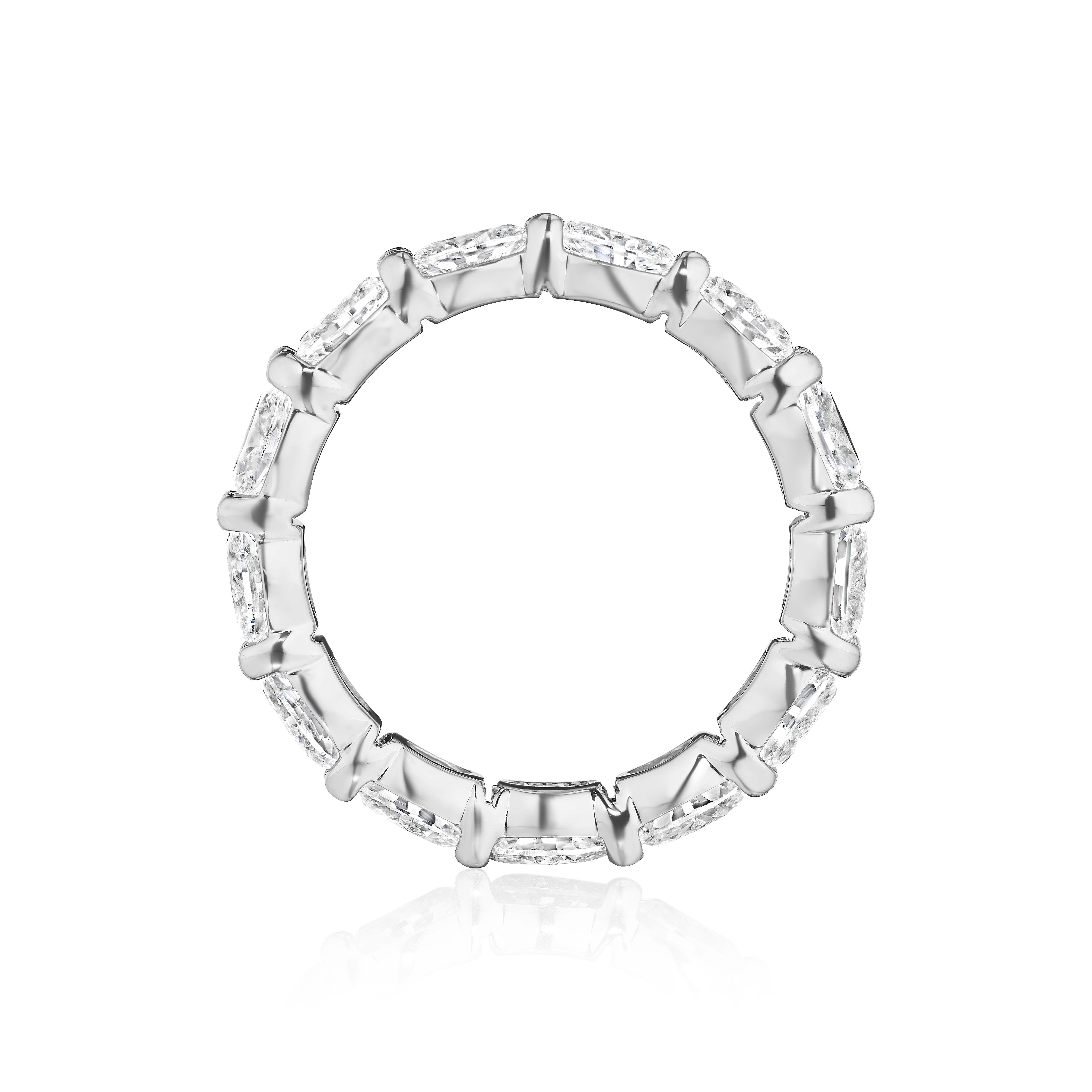 Oval Cut 3.25ct Oval Diamond Eternity Band in 18KT Gold For Sale
