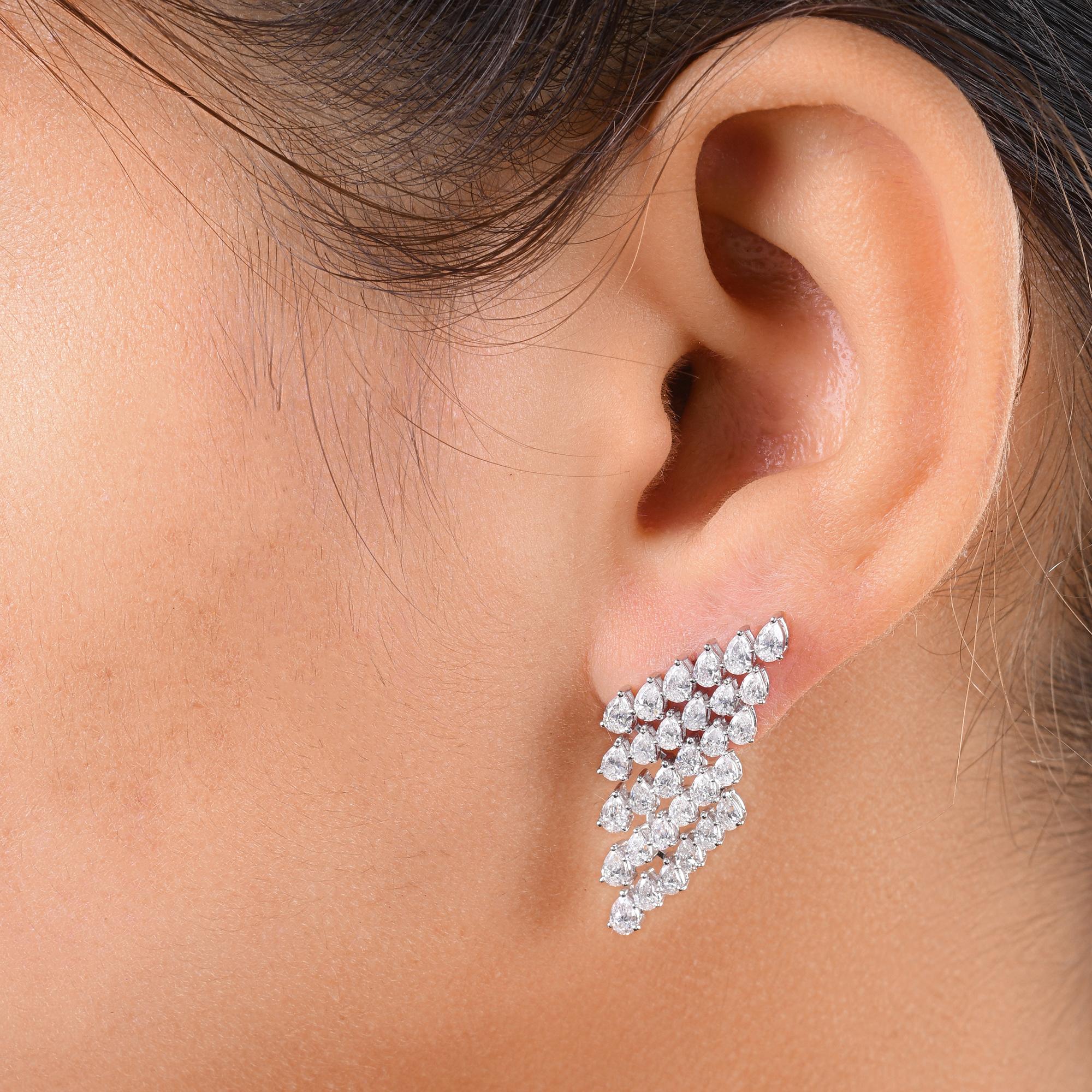 3,25 Karat Birnenschliff Diamant Ohrringe 14k Weißgold Feiner Schmuck Geschenk für Sie
Diese breiten Diamant-Tropfenohrringe bestehen aus sechs Reihen von Diamanten im Birnenschliff, die zu einem breiten Ohrring zusammengefügt sind, der sich von der