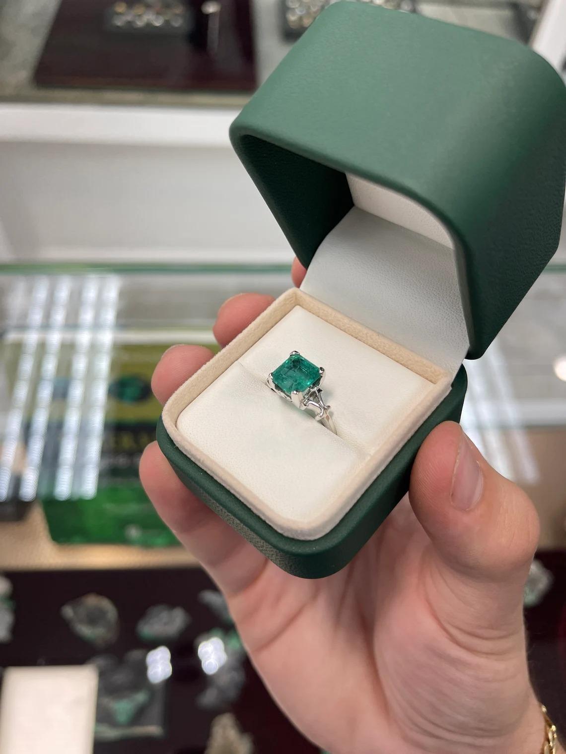 3.25cts 14K Natural Emerald-Asscher Cut Solitaire White Gold Vintage Ring For Sale 1
