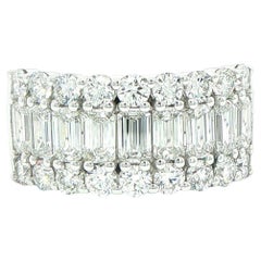 3.25ctw. Bracelet en platine avec diamant taille émeraude et diamant rond brillant