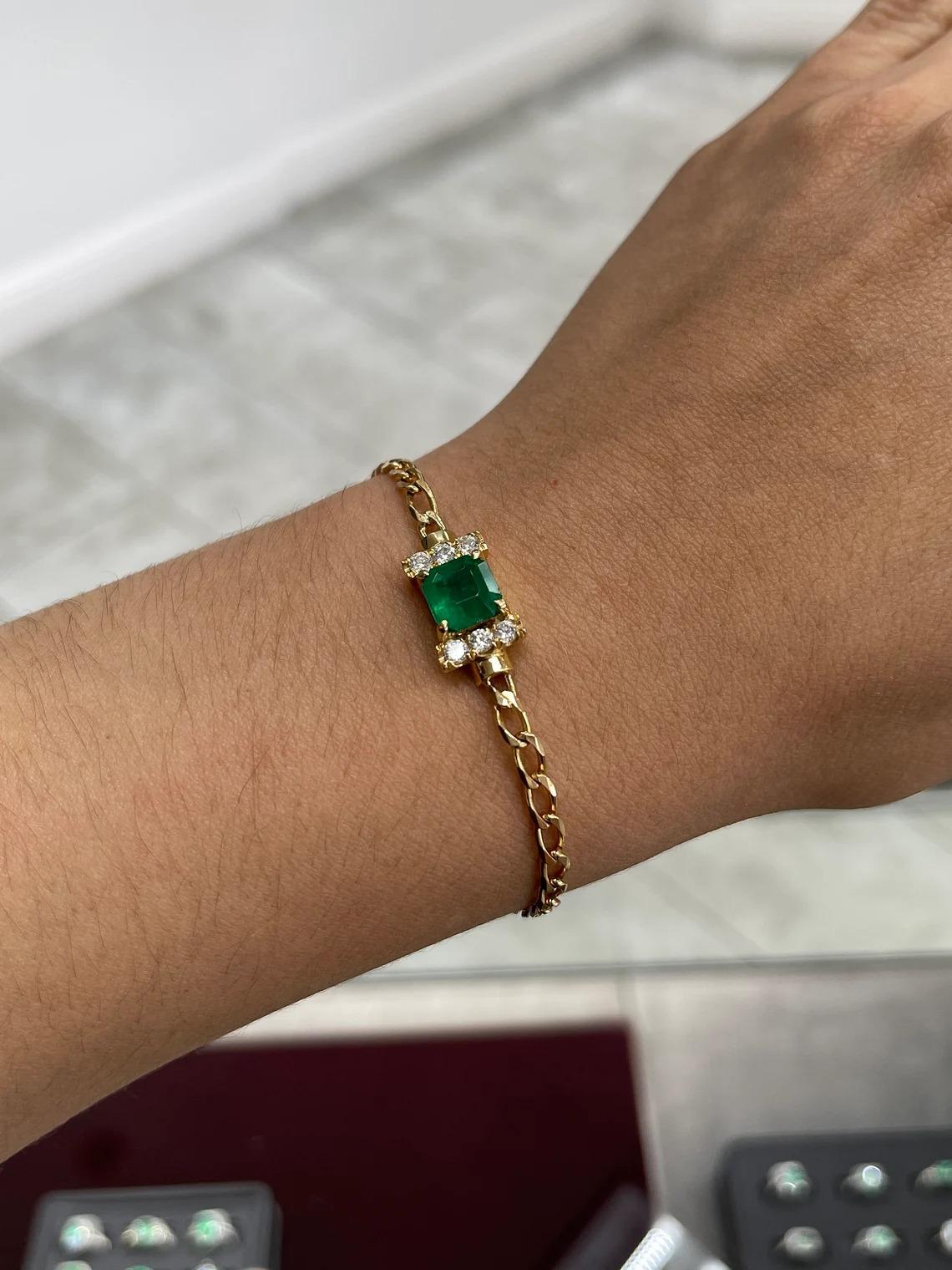 Moderne 3.25tcw 18K Colombian Emerald-Asscher Cut & Diamond Accent Gold Link Bracelet en vente