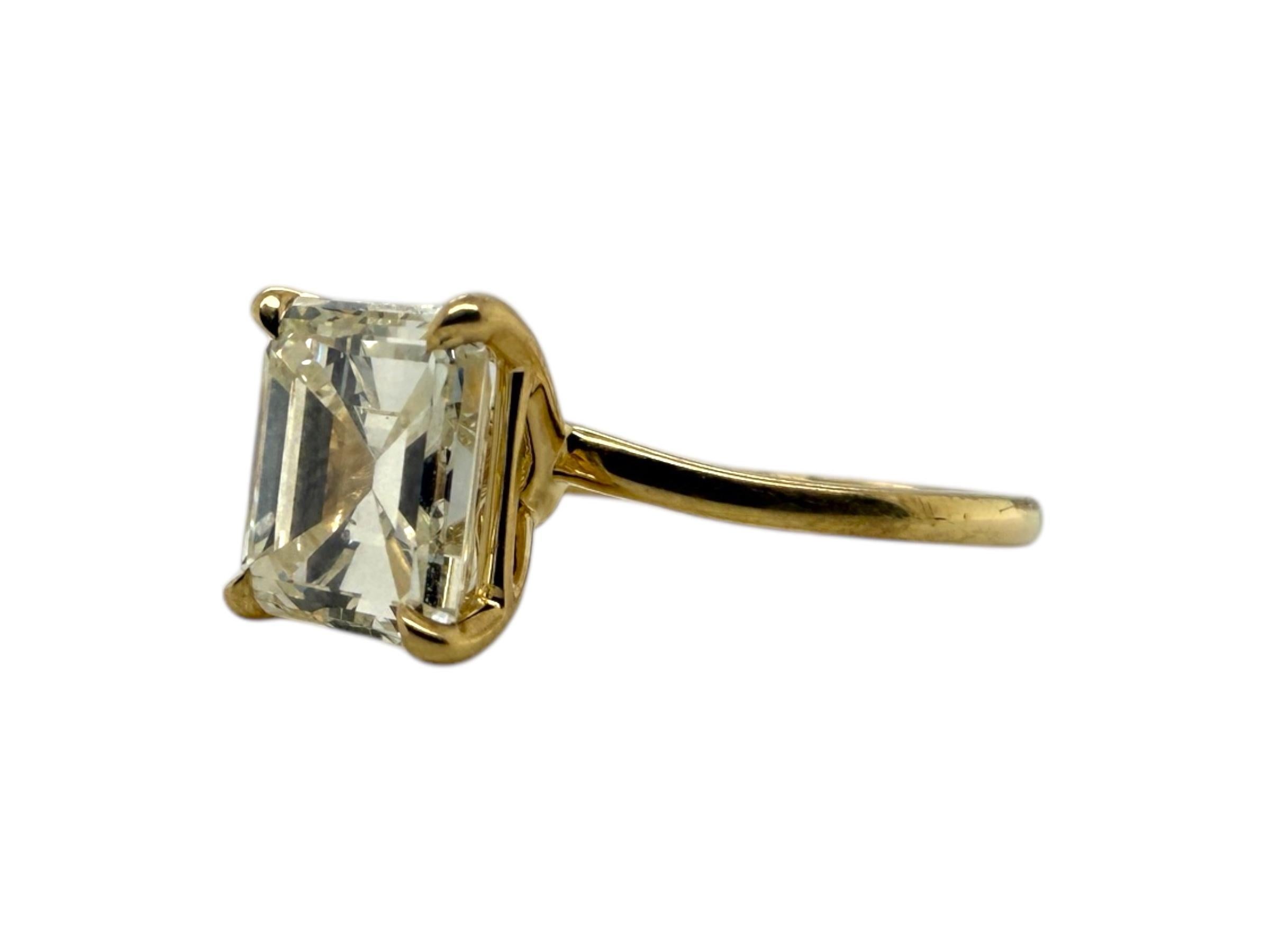3,26 Karat Asscher-Schliff Diamant Verlobungsring GIA im Zustand „Hervorragend“ in Montgomery, AL