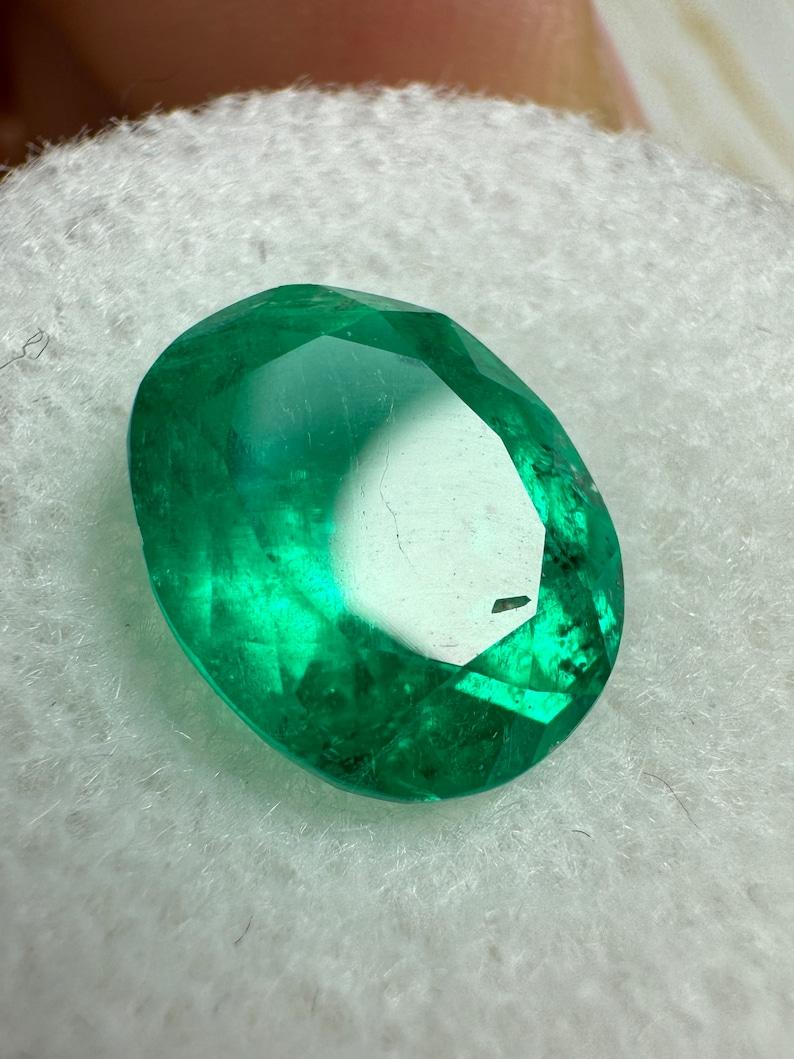 Moderne 3.26 Carat Classic Muzo Green Colombian Emerald Oval Cut - May Birthstone Gem en vente